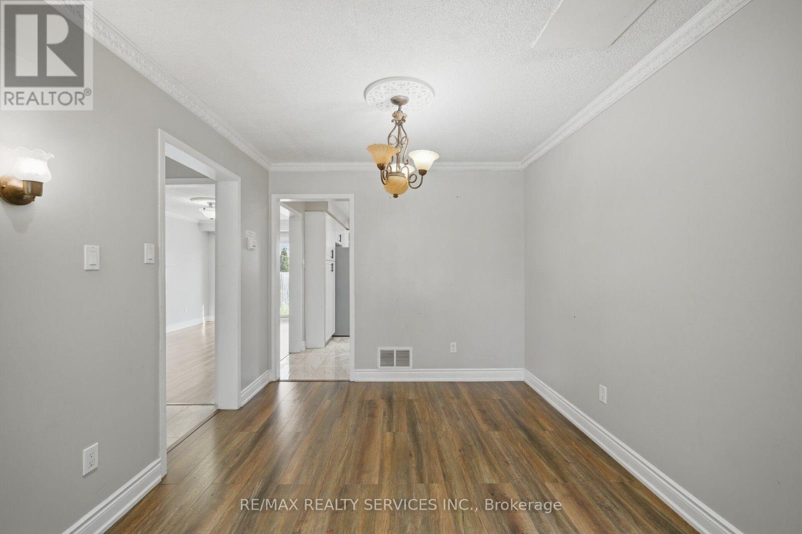 92 Tulip Drive, Brampton, Ontario  L6Y 3X6 - Photo 15 - W13686756
