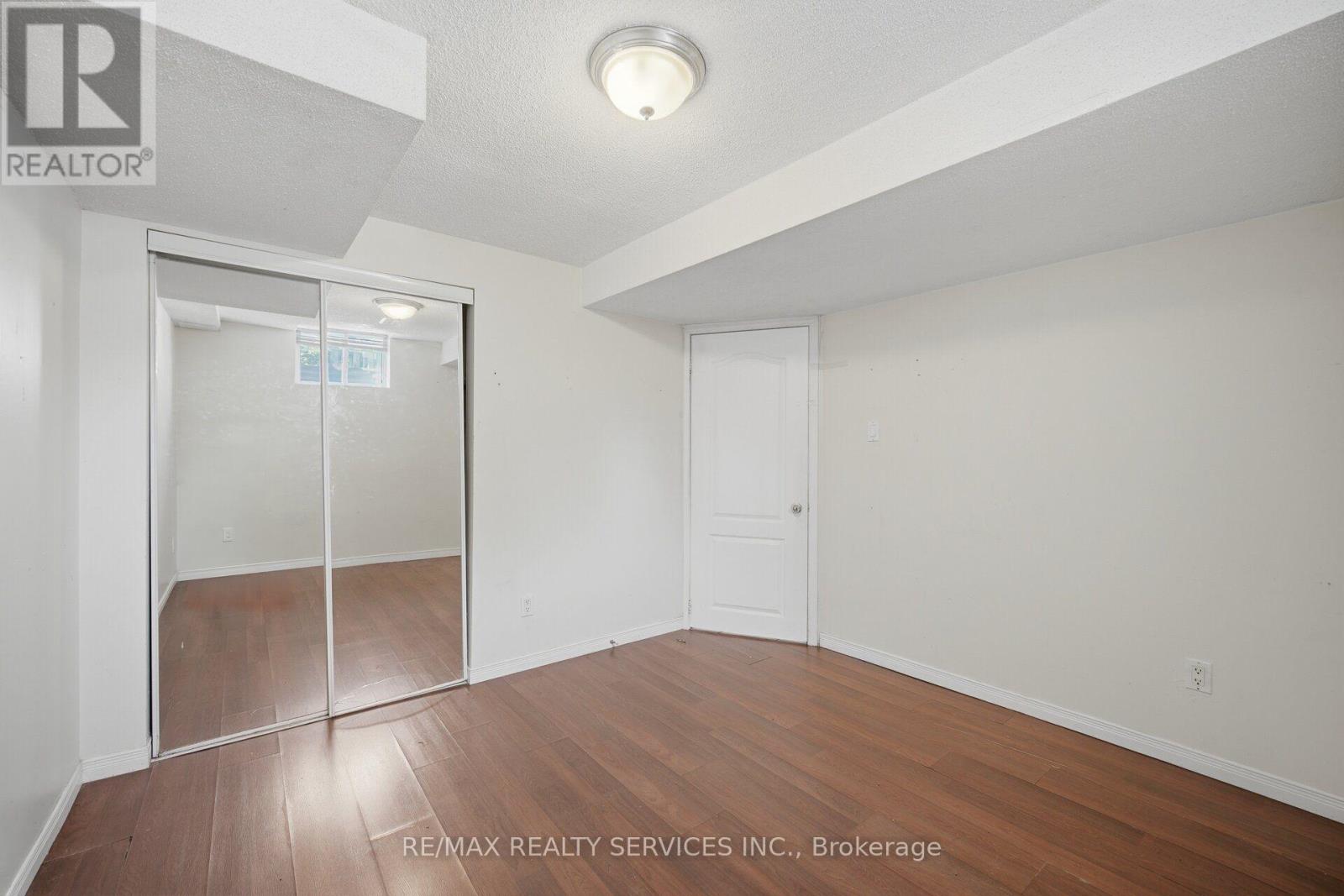 92 Tulip Drive, Brampton, Ontario  L6Y 3X6 - Photo 44 - W13686756