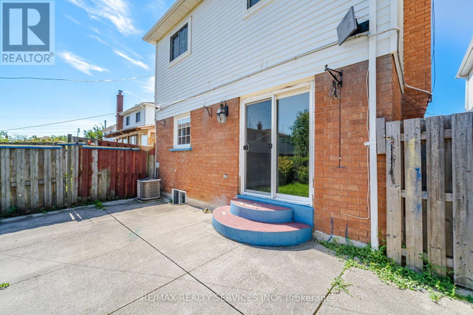 92 Tulip Drive, Brampton, Ontario  L6Y 3X6 - Photo 48 - W13686756