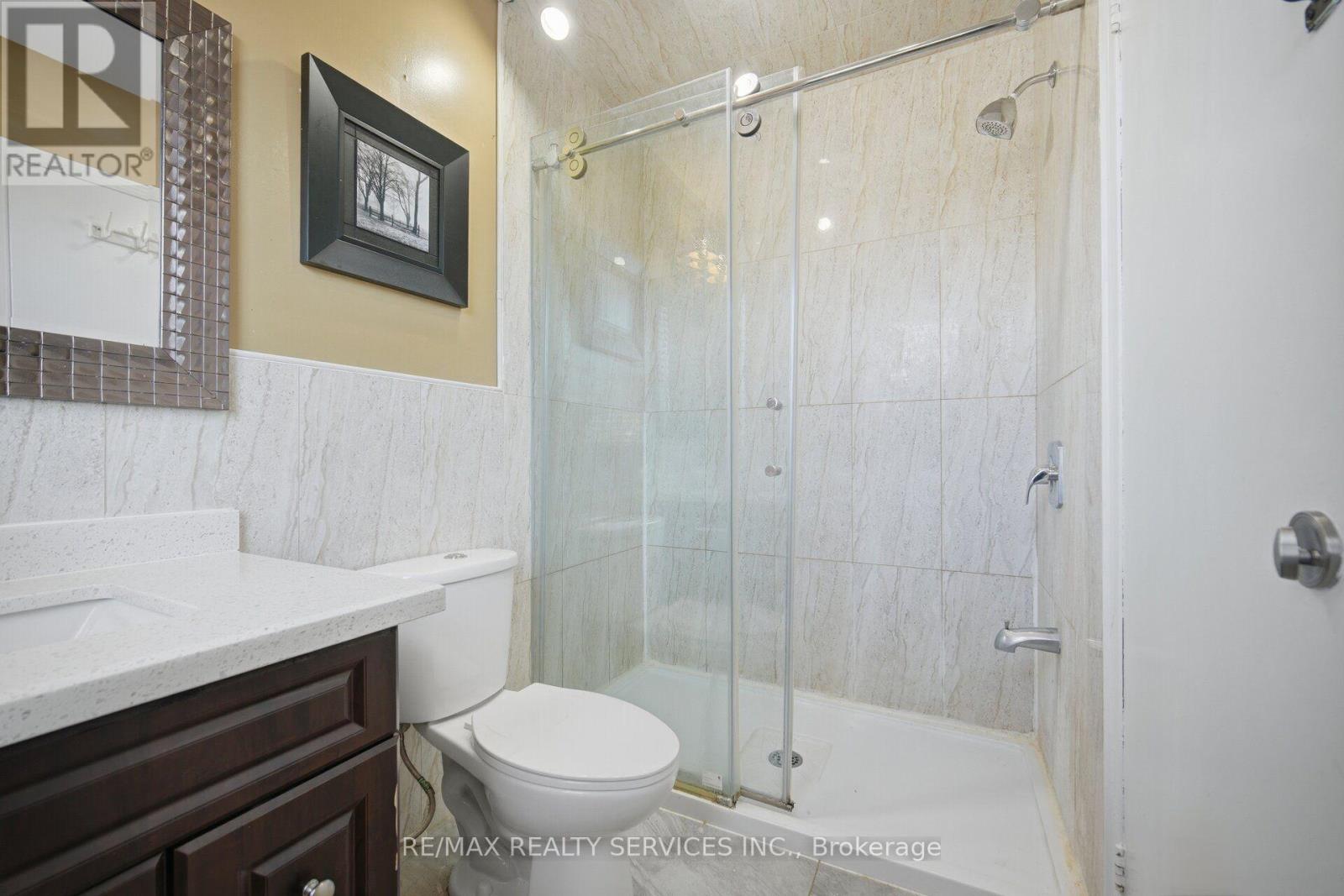 92 Tulip Drive, Brampton, Ontario  L6Y 3X6 - Photo 30 - W13686756