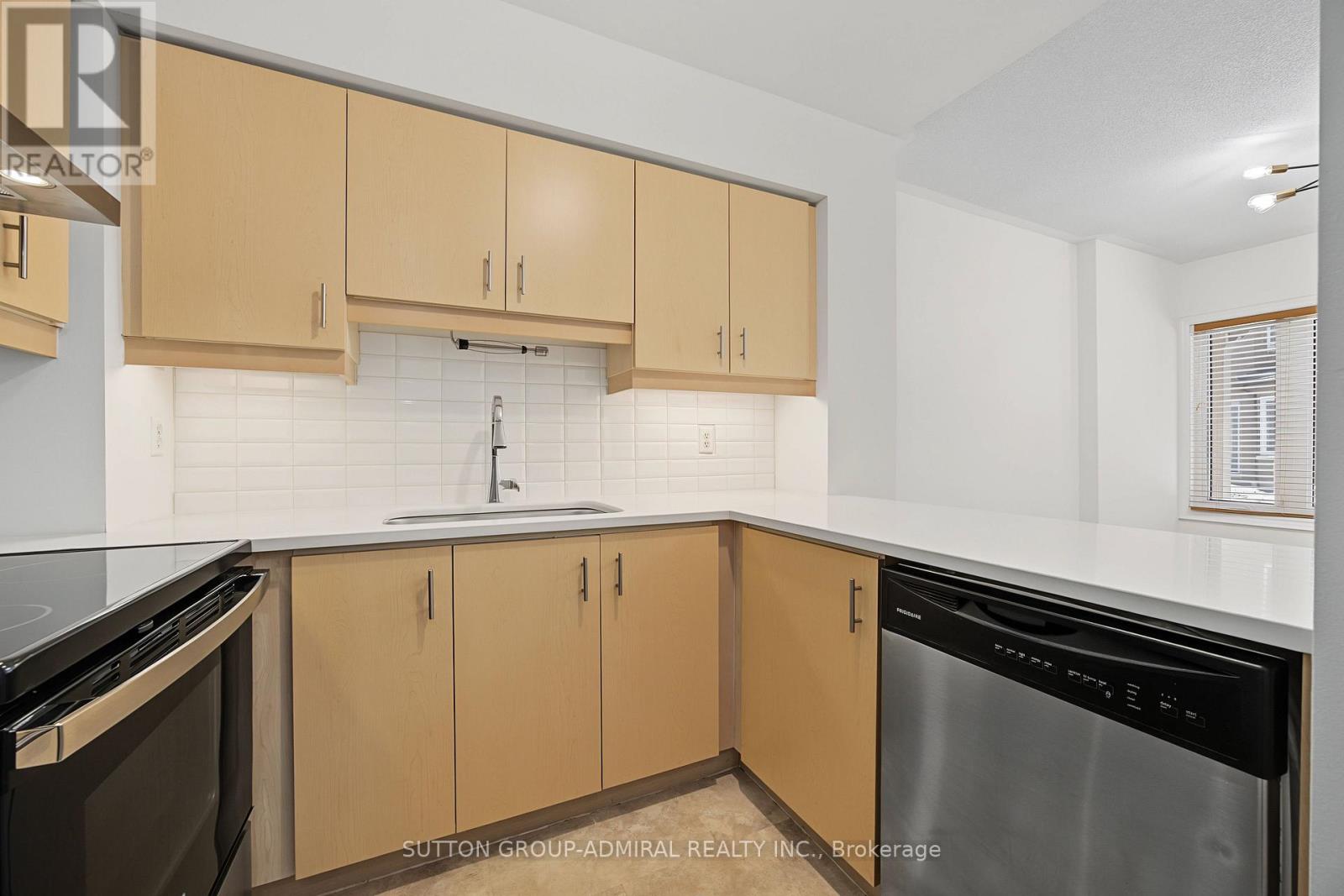 56 - 735 New Westminster Drive, Vaughan, Ontario  L4J 7Y9 - Photo 4 - N13570590