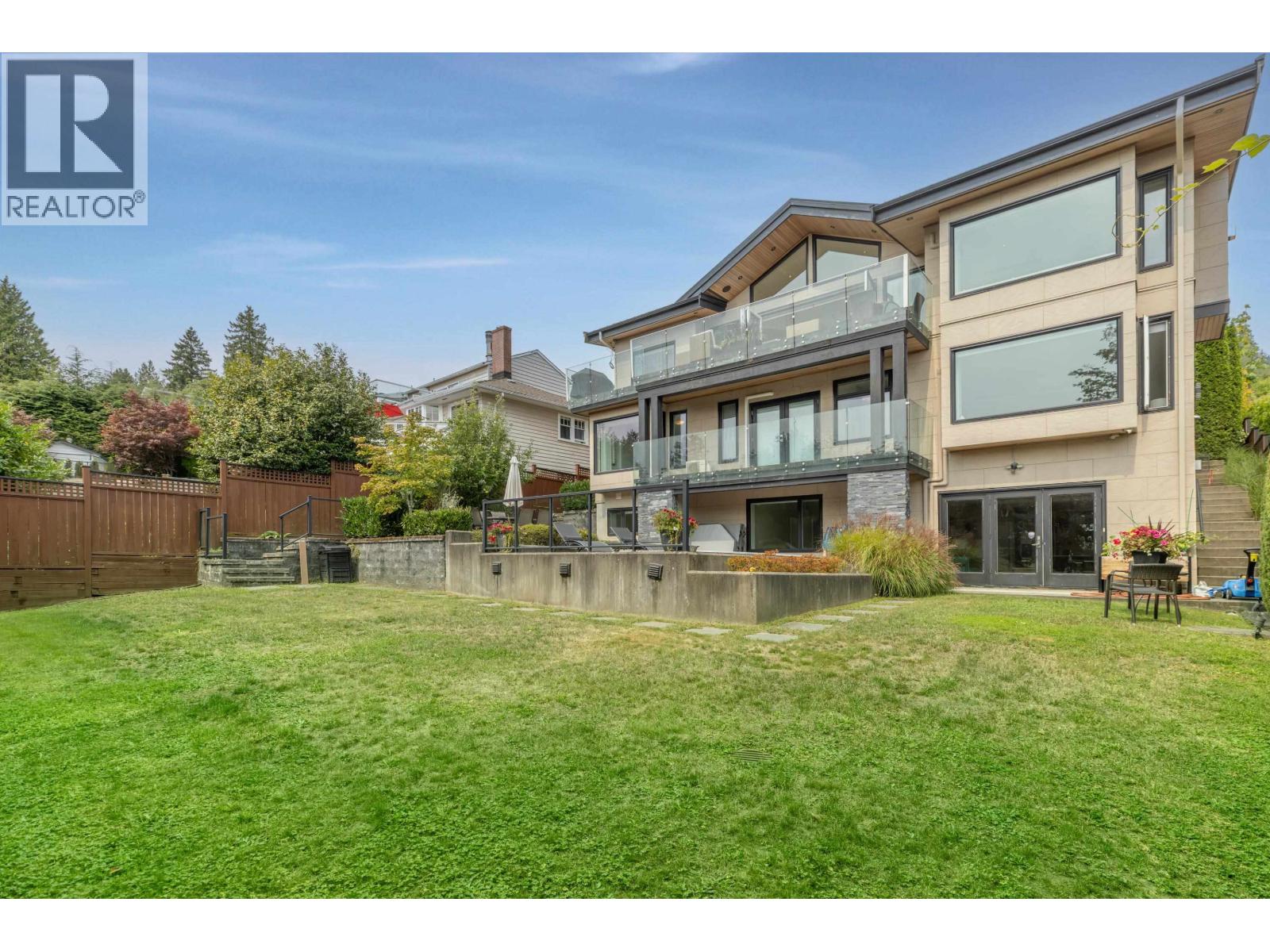 2512 Palmerston Avenue, West Vancouver, British Columbia  V7V 2W5 - Photo 2 - R3157135