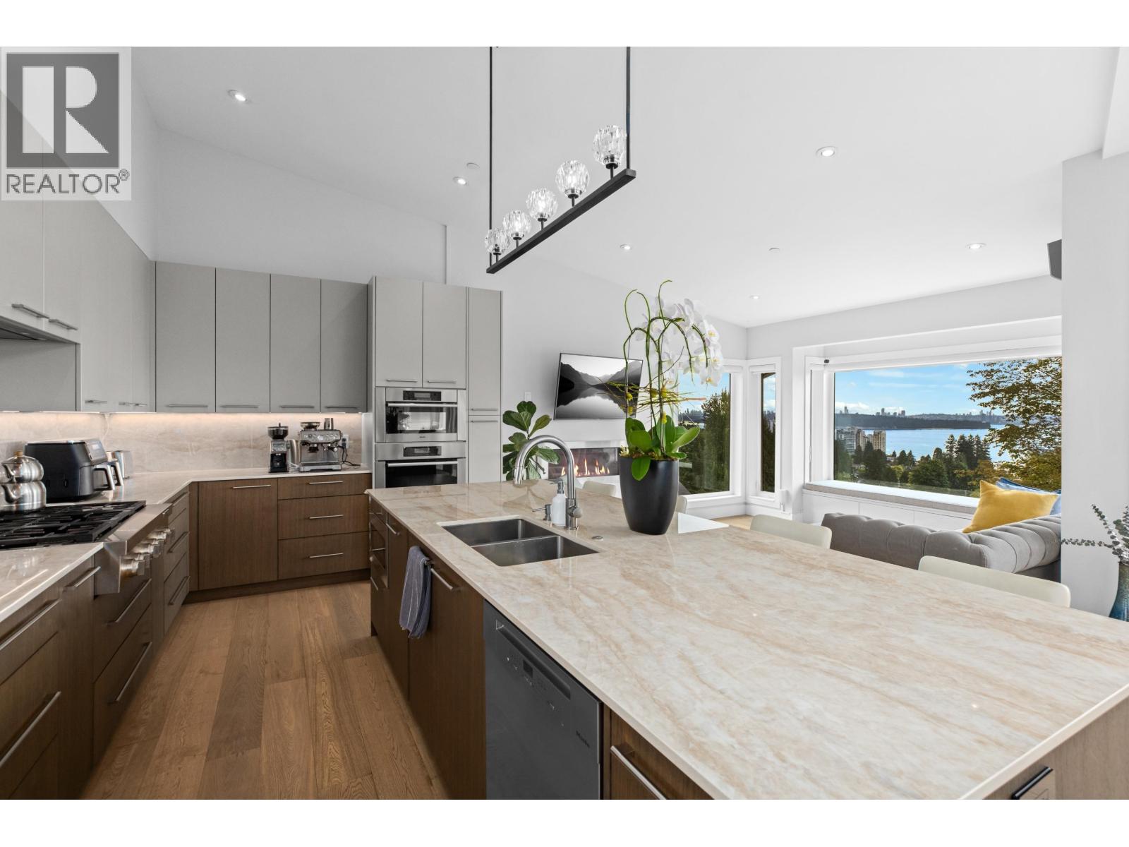 2512 Palmerston Avenue, West Vancouver, British Columbia  V7V 2W5 - Photo 7 - R3157135