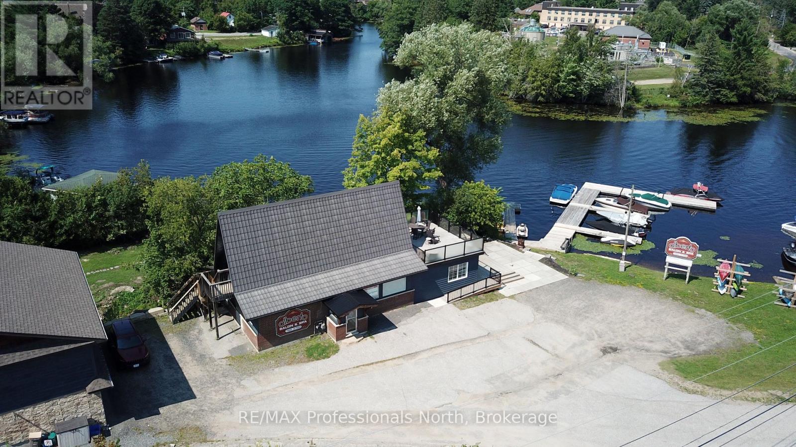 8 PARK DRIVE, Huntsville, Ontario
