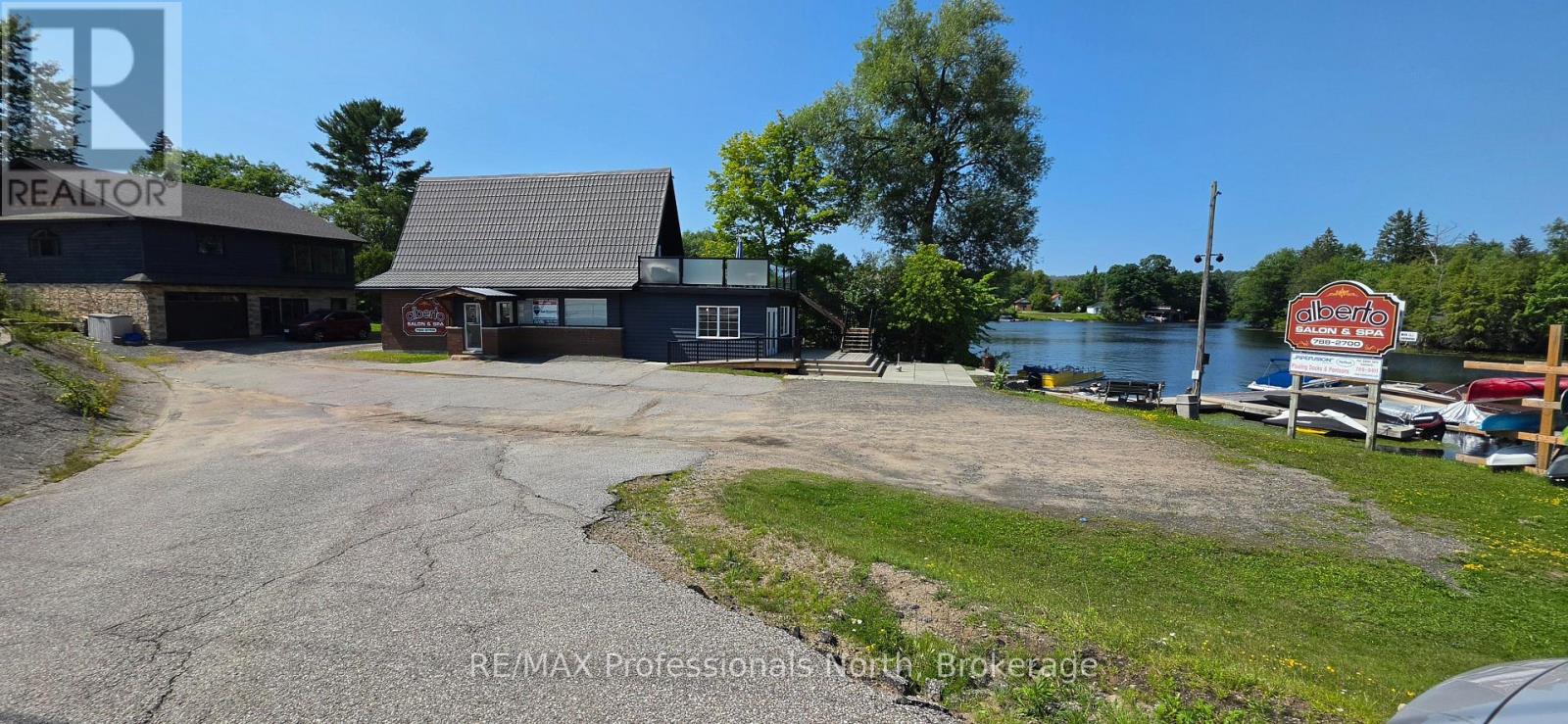 8 Park Drive, Huntsville, Ontario  P1H 1P5 - Photo 2 - X13690940