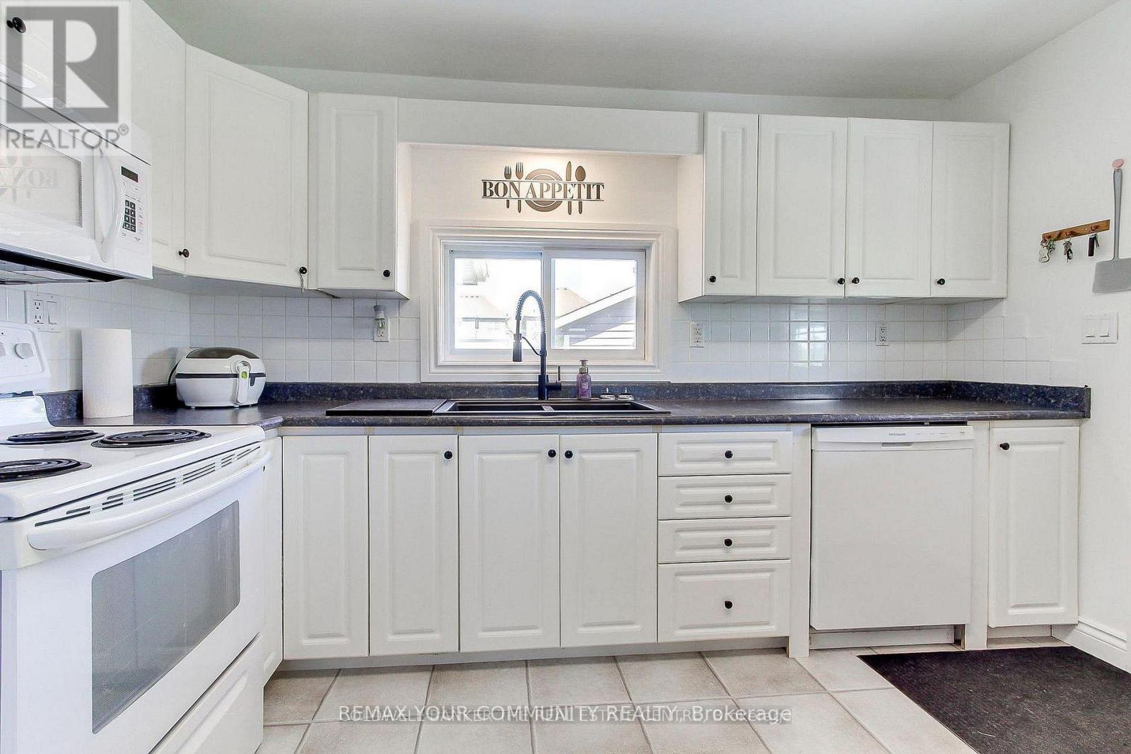 26162 Highway 48 Hwy, Georgina, Ontario  L0E 1R0 - Photo 4 - N13691034