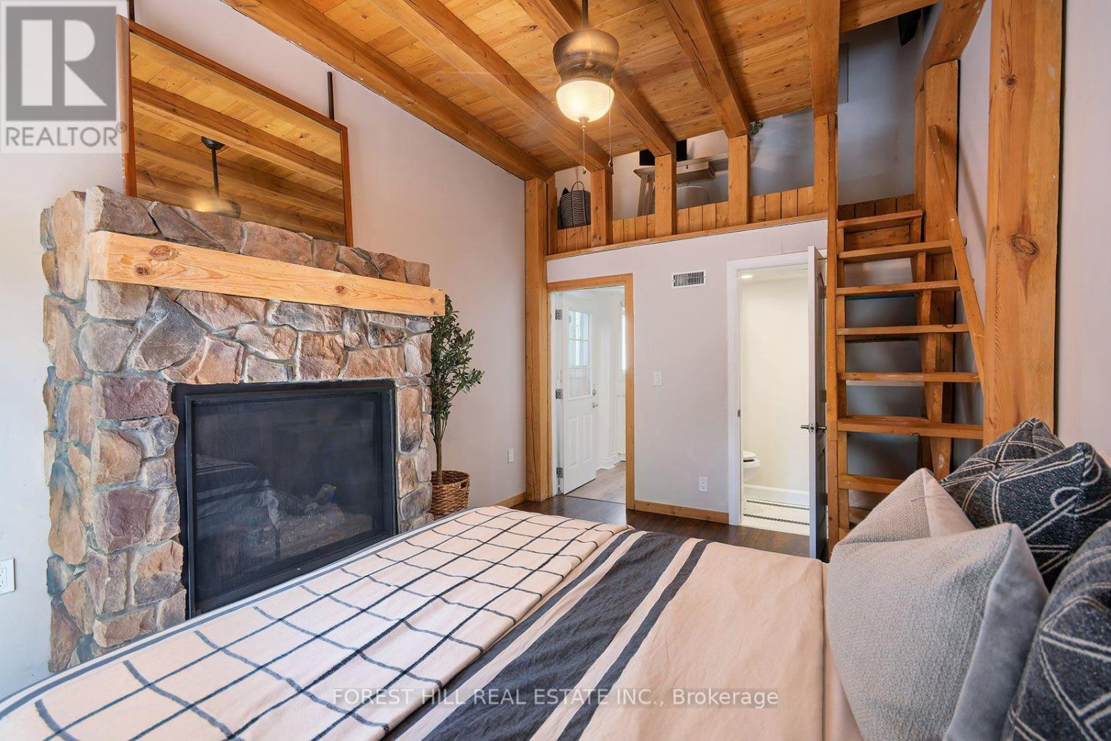 55 VANEVERY STREET Toronto (Mimico), ON M8V 1Y5