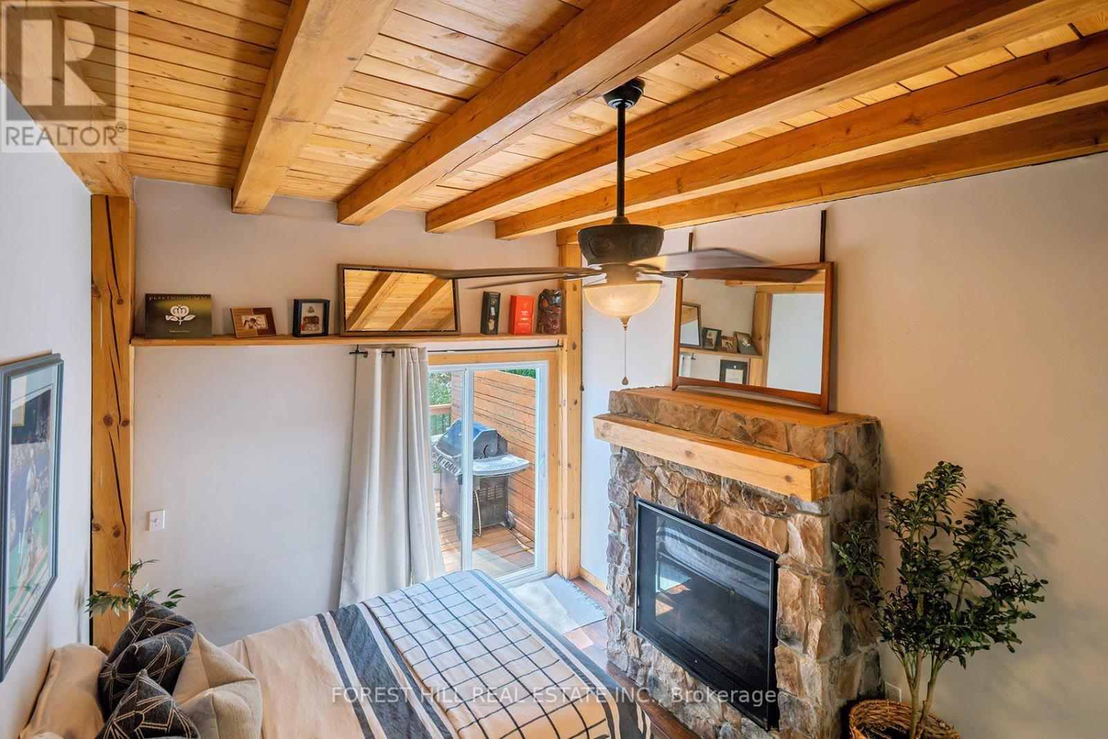 55 VANEVERY STREET Toronto (Mimico), ON M8V 1Y5