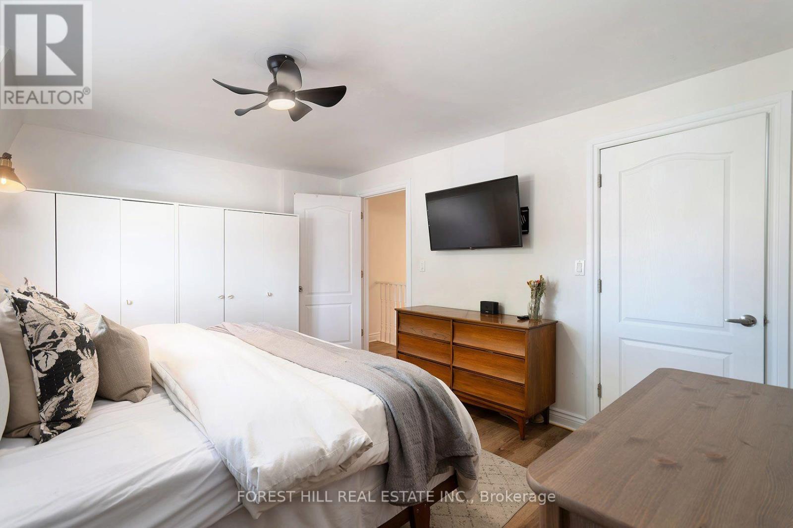 55 VANEVERY STREET Toronto (Mimico), ON M8V 1Y5