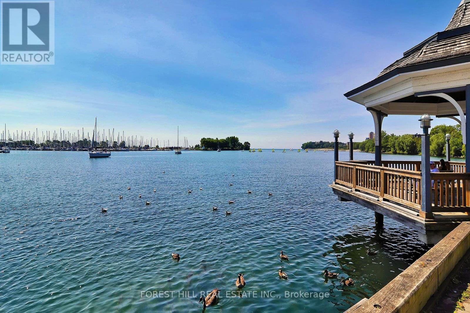 55 VANEVERY STREET Toronto (Mimico), ON M8V 1Y5