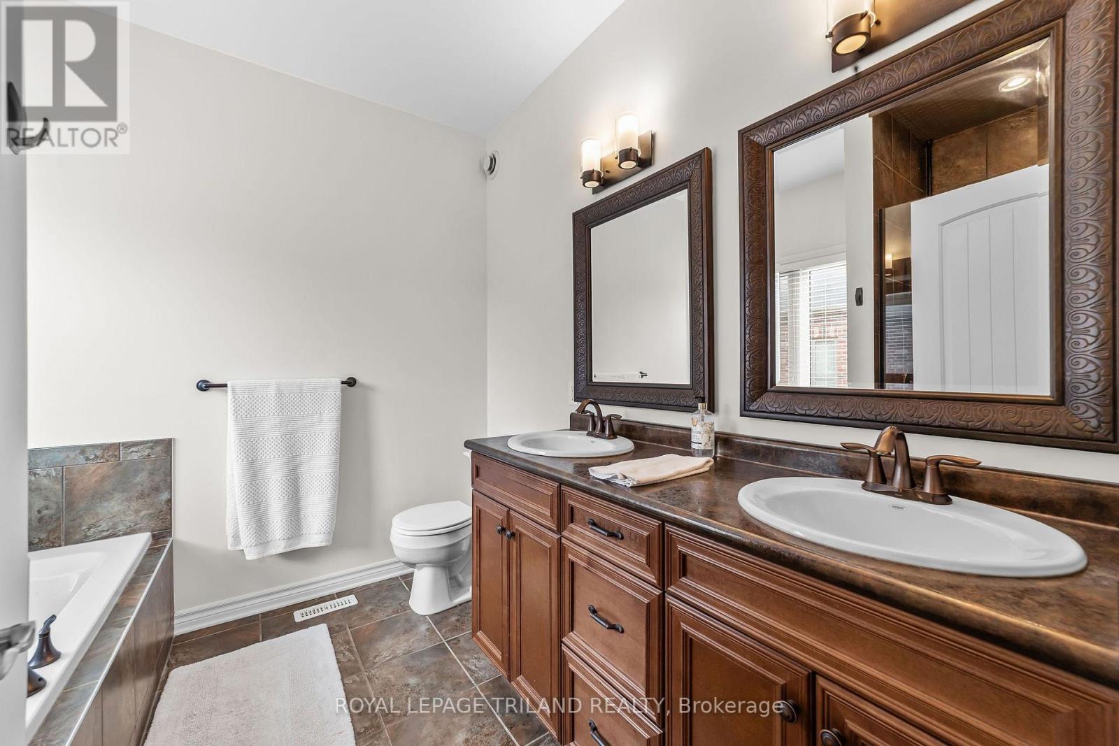 3194 Pincombe Drive, London South, Ontario  N6L 0B4 - Photo 21 - X13673758