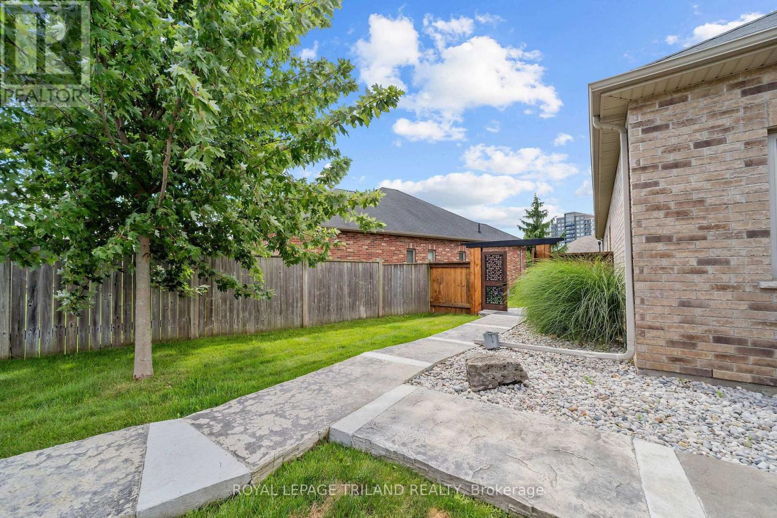 3194 Pincombe Drive, London South, Ontario  N6L 0B4 - Photo 49 - X13673758