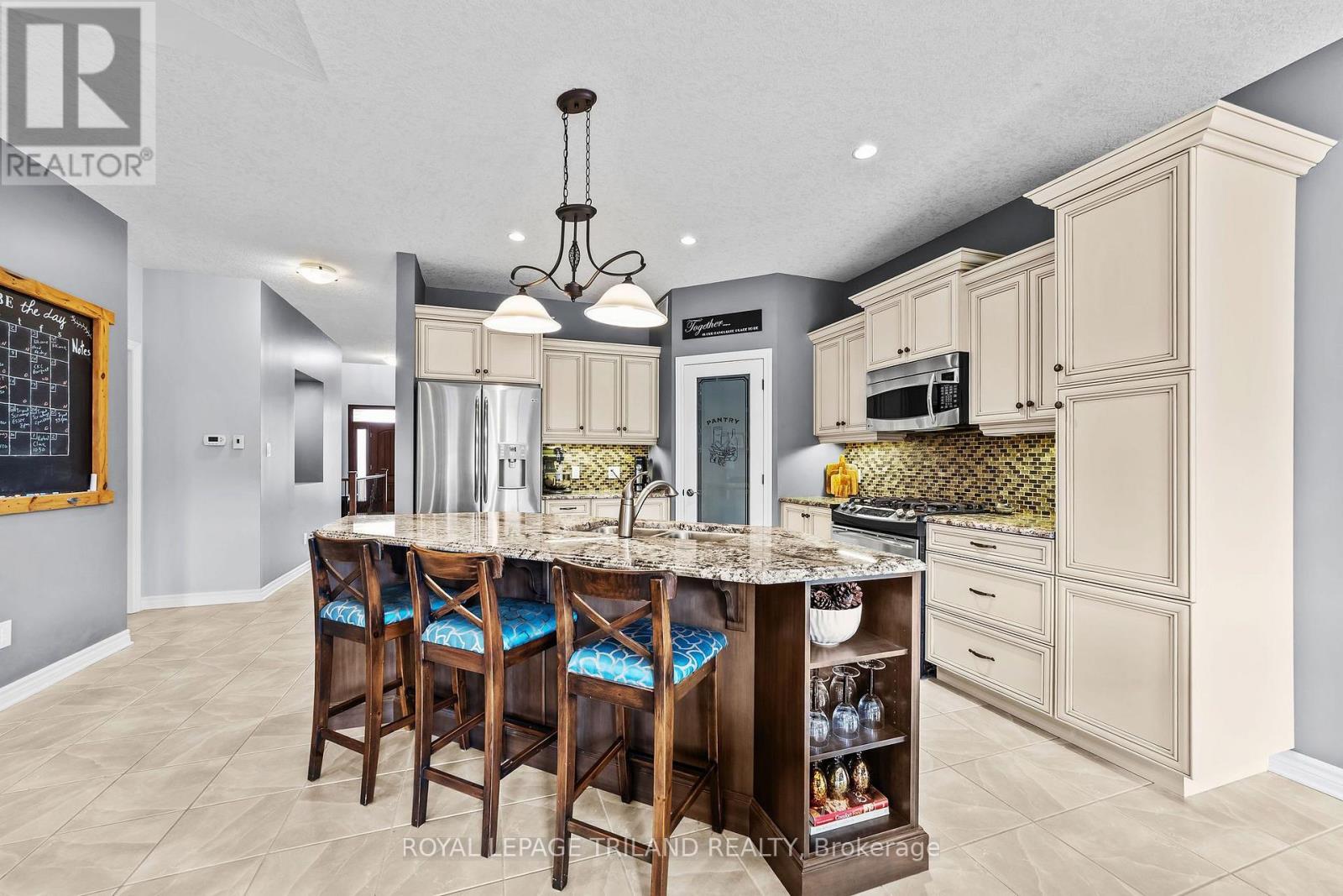 3194 Pincombe Drive, London South, Ontario  N6L 0B4 - Photo 9 - X13673758