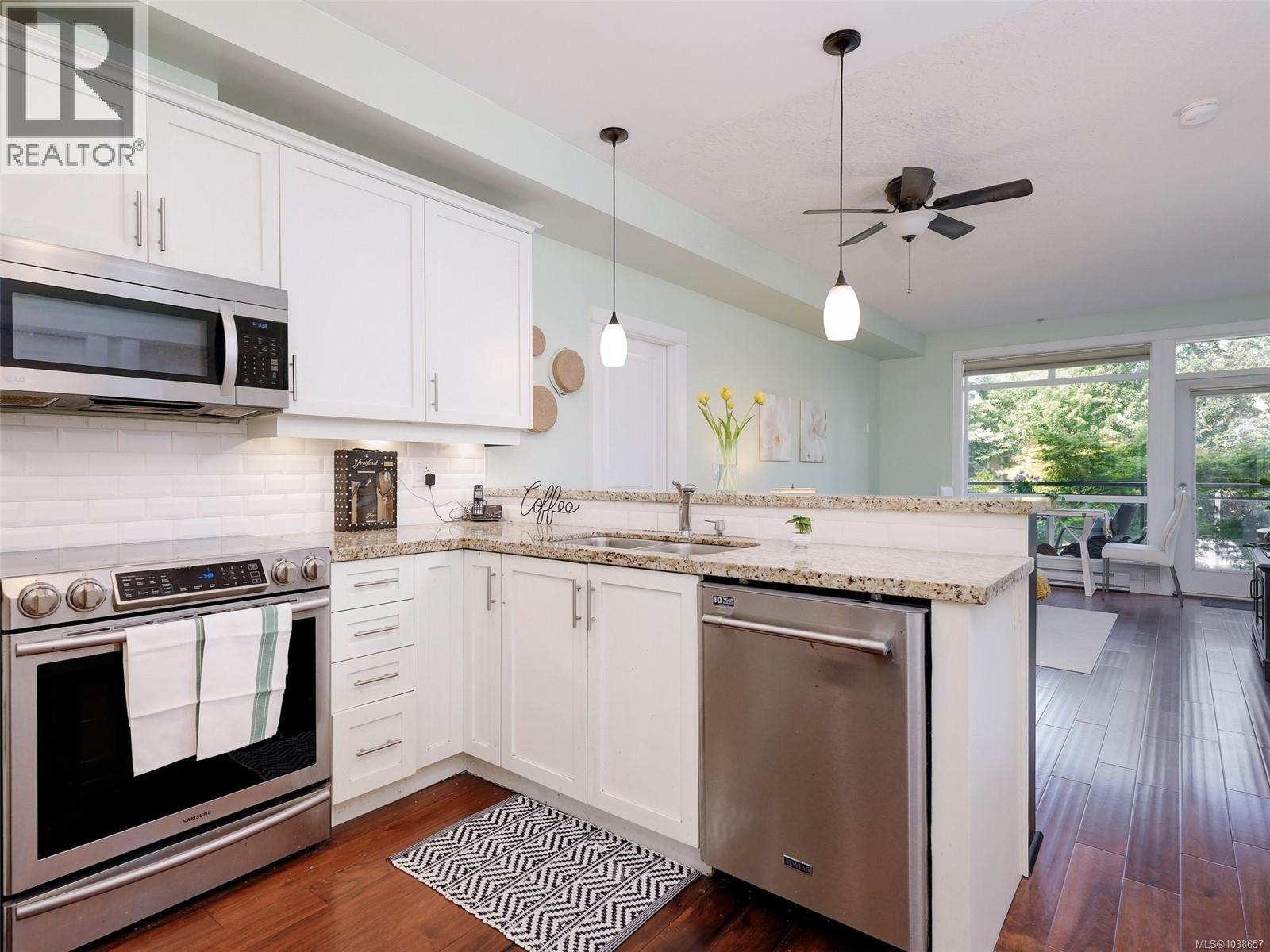 218 2710 Jacklin Rd, Langford, British Columbia  V9B 0K5 - Photo 11 - 1038657