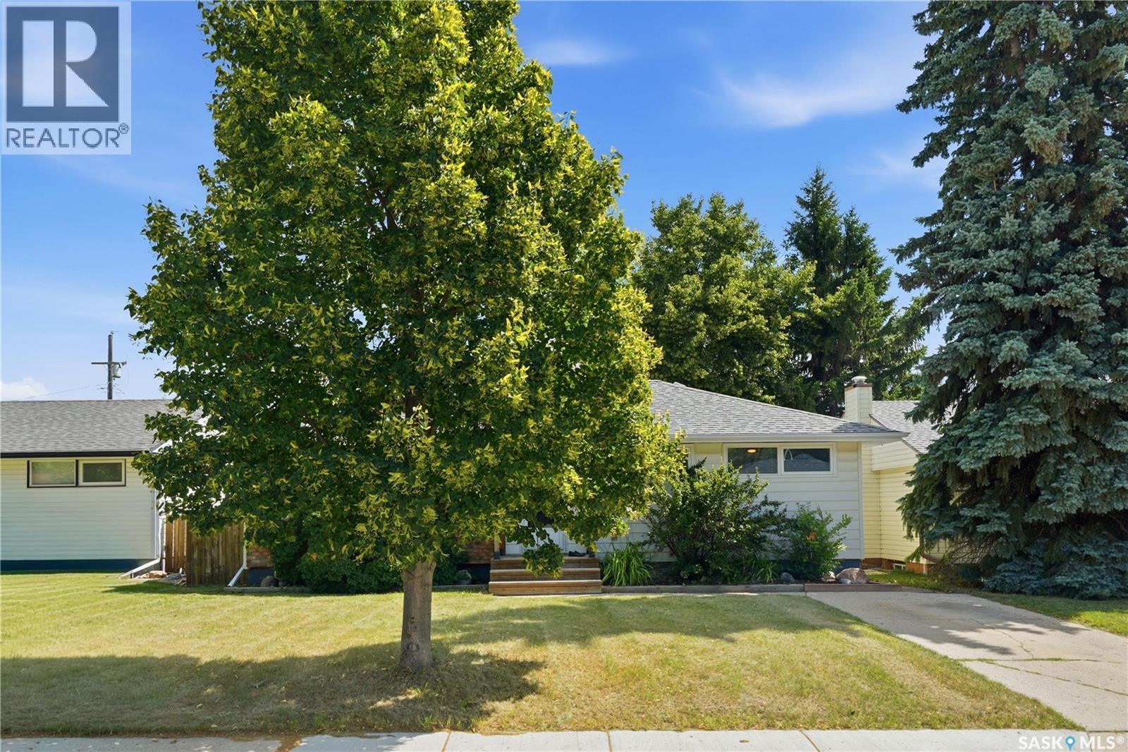 2325 Dufferin Avenue, Saskatoon, Saskatchewan  S7J 1C1 - Photo 2 - SK045927