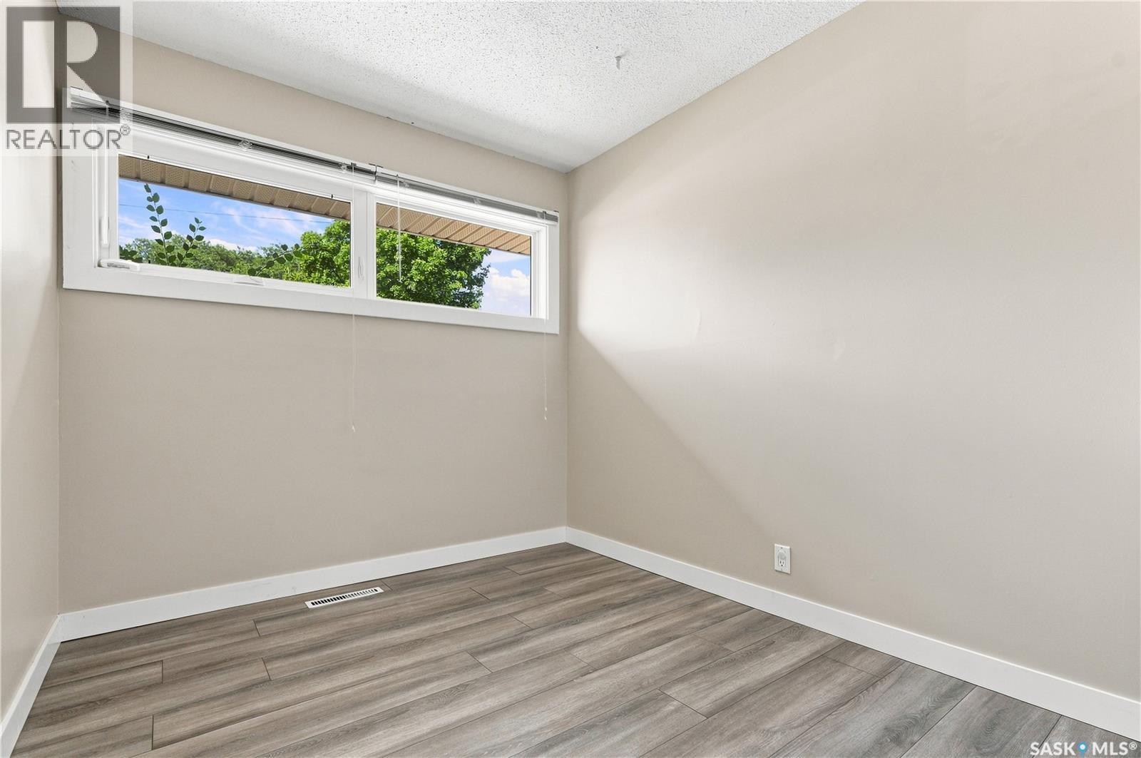 2325 Dufferin Avenue, Saskatoon, Saskatchewan  S7J 1C1 - Photo 21 - SK045927