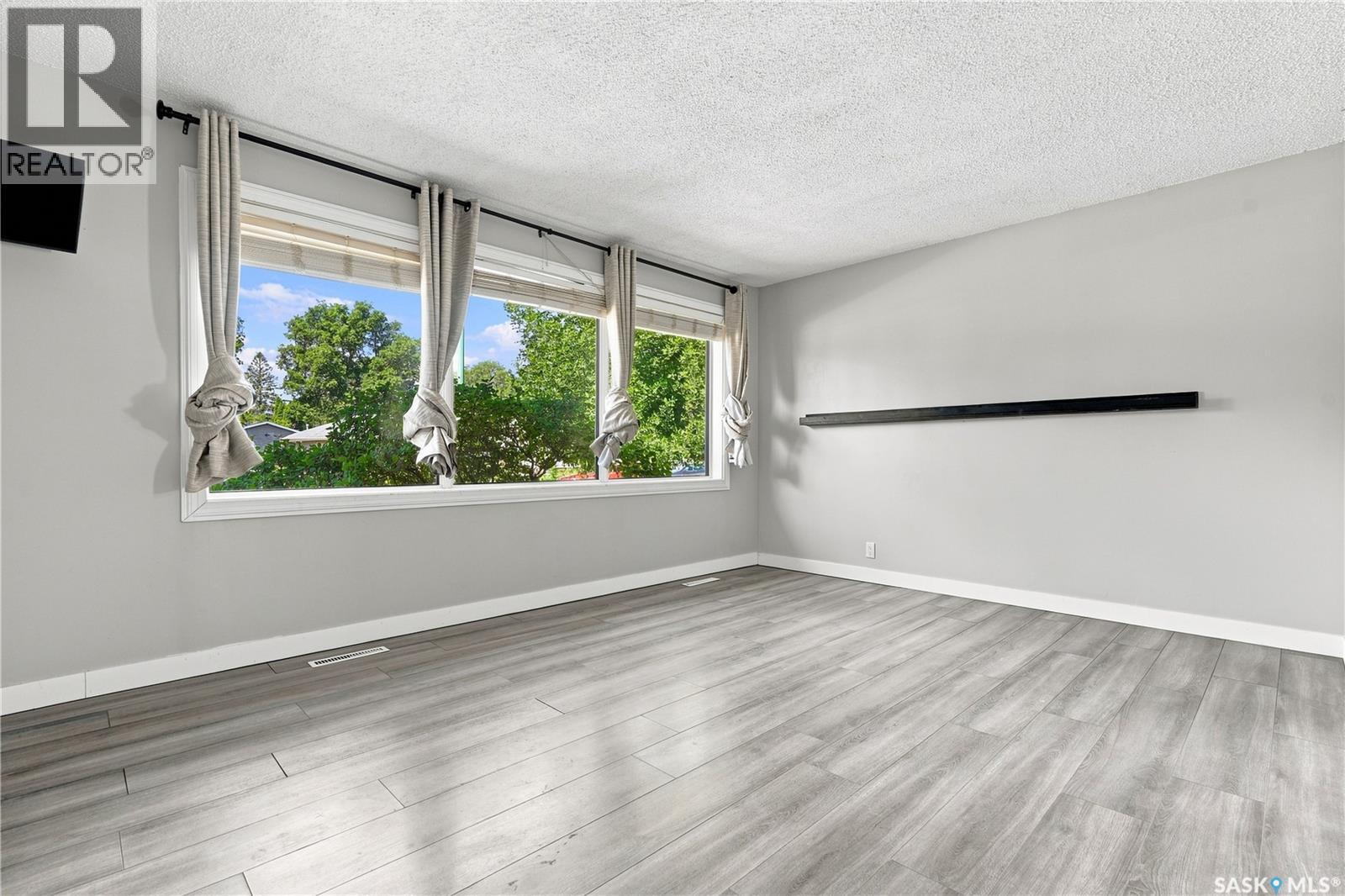 2325 Dufferin Avenue, Saskatoon, Saskatchewan  S7J 1C1 - Photo 7 - SK045927