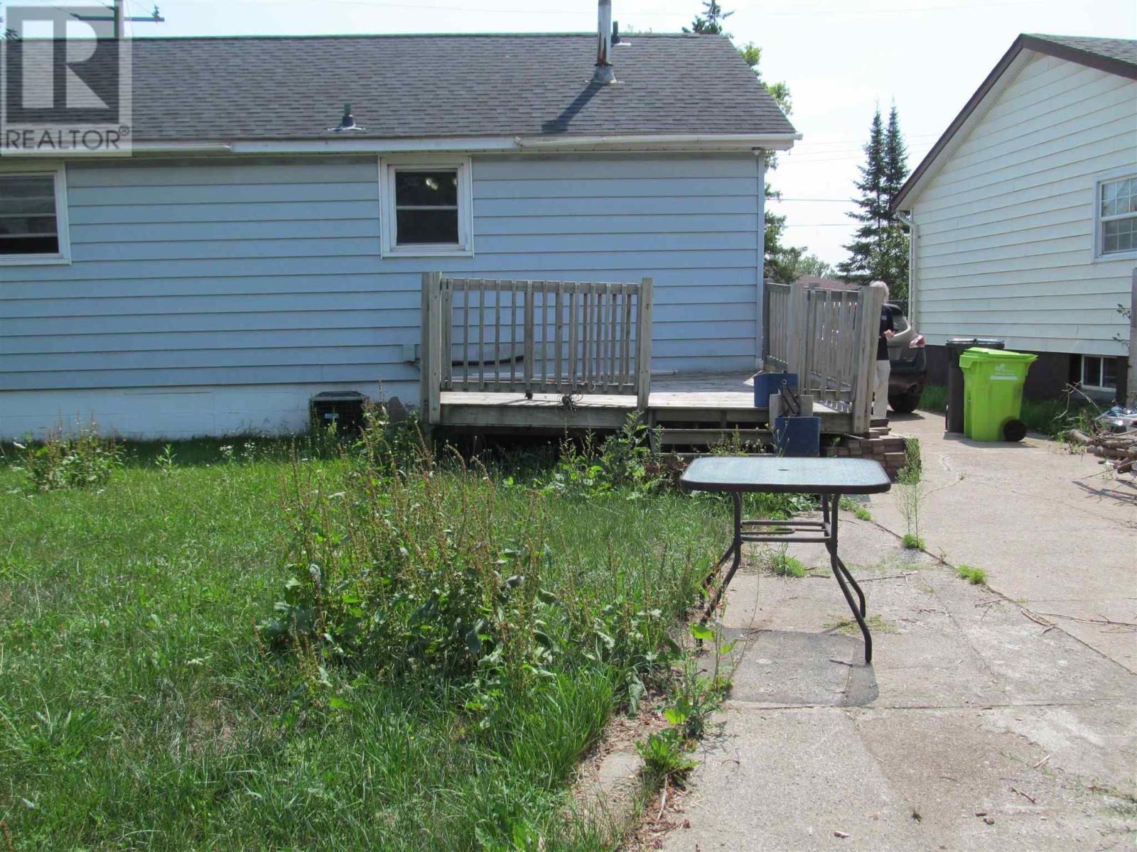 102 Vivian Ave, Sault Ste. Marie, Ontario P6C 2G1 - Photo 6 - SM262079
