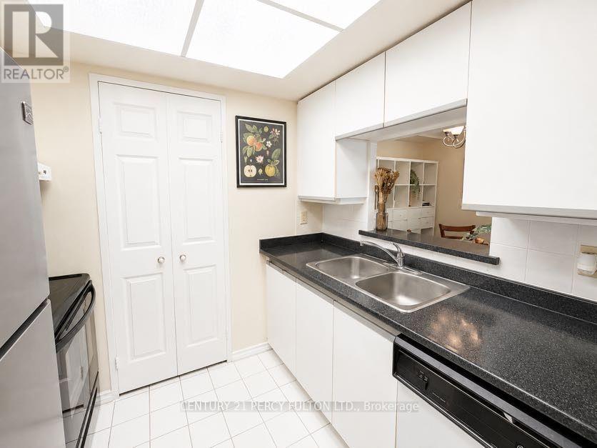 2006 - 285 Enfield Place, Mississauga, Ontario  L5B 3Y6 - Photo 8 - W13575450
