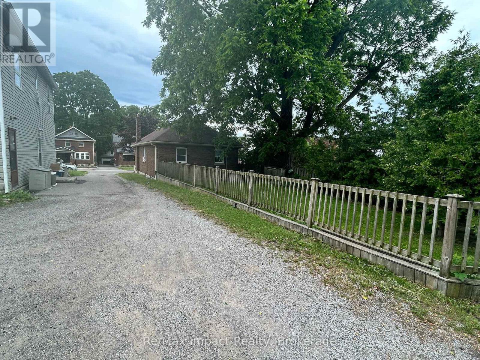 278 William Street E, Oshawa, Ontario  L1G 1K8 - Photo 4 - E13691246