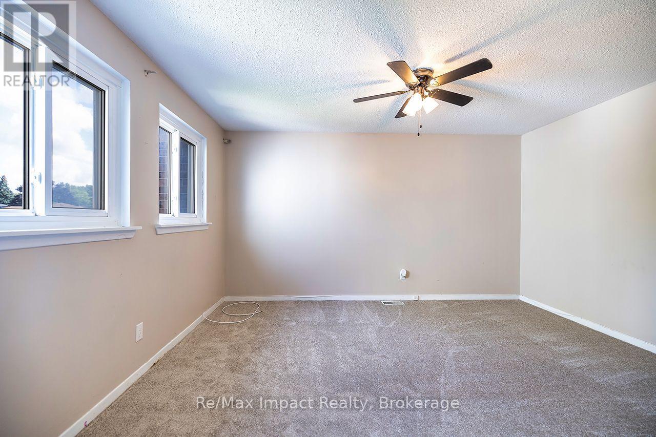 25 Tompkins Lane, Ajax, Ontario  L1S 3L7 - Photo 11 - E13691320