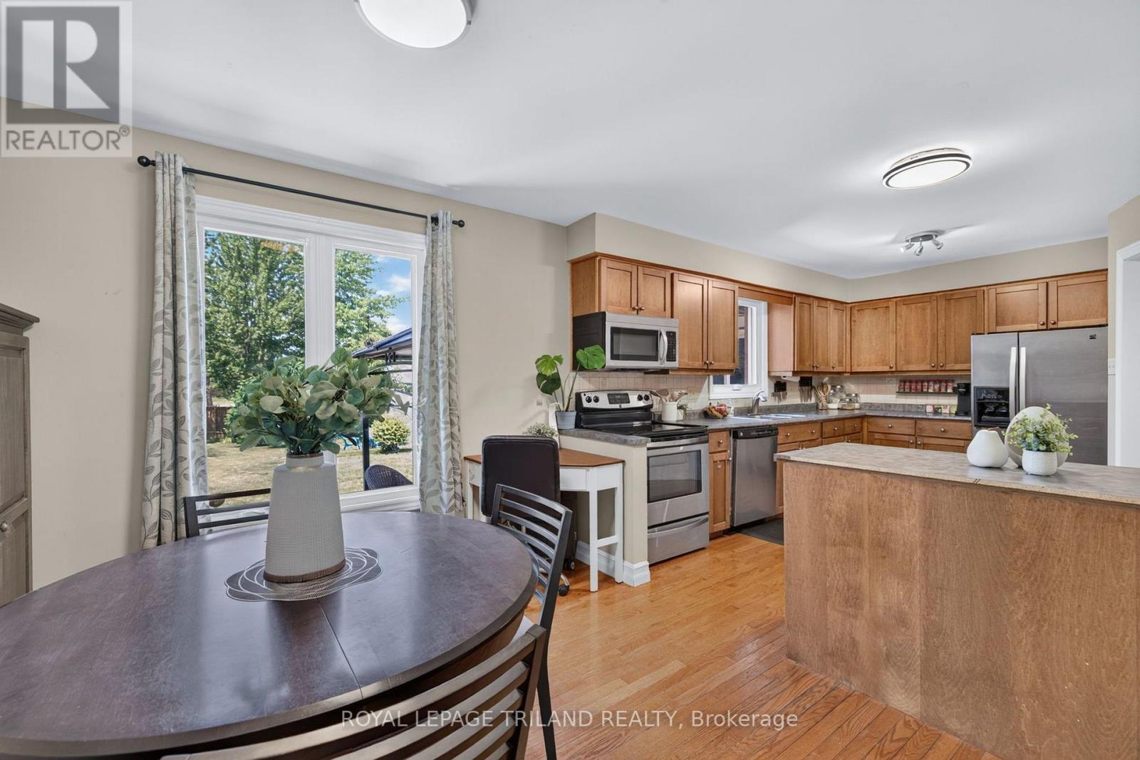 1077 Mahogany Crescent, London North, Ontario  N6H 4V8 - Photo 11 - X13691432