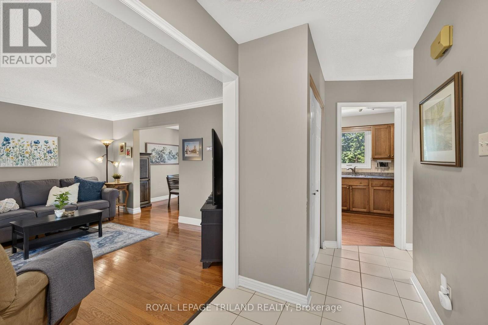 1077 Mahogany Crescent, London North, Ontario  N6H 4V8 - Photo 6 - X13691432