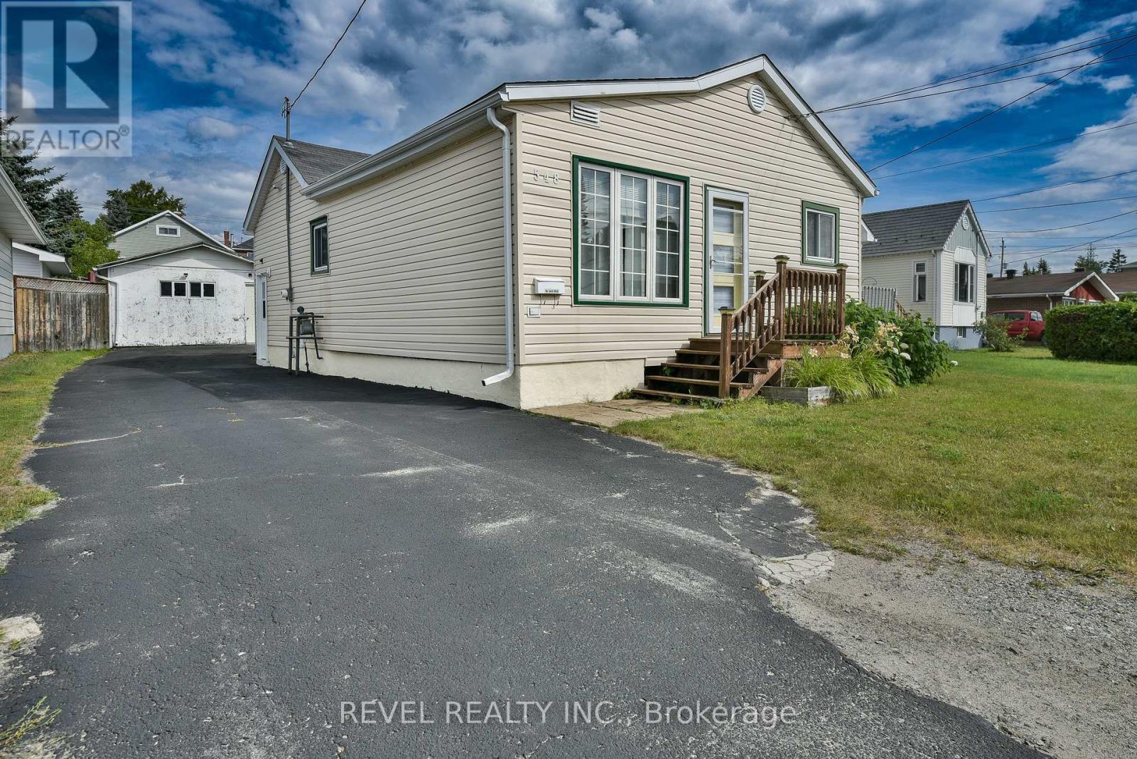 548 Cedar Street S, Timmins, Ontario  P4N 2J5 - Photo 2 - T13691126