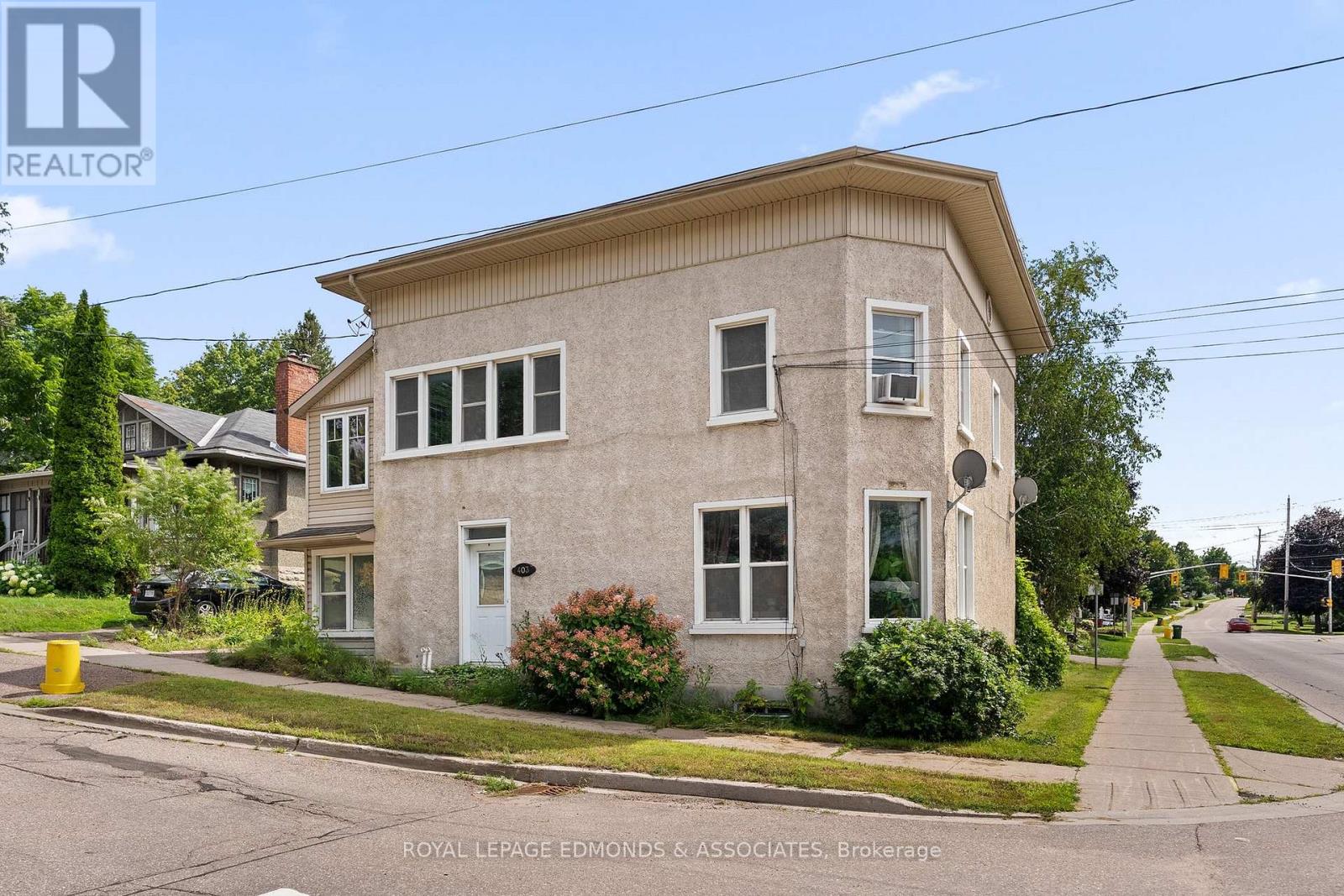 403 MACKAY STREET, Pembroke, Ontario