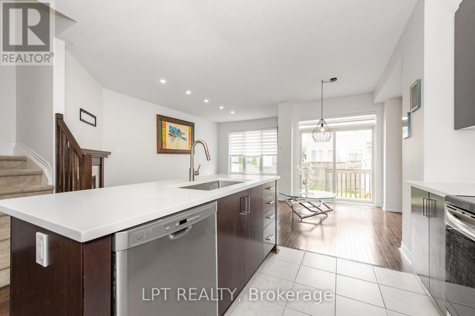181 Manorwood Crescent, Ottawa, Ontario  K1T 3T8 - Photo 8 - X13691108