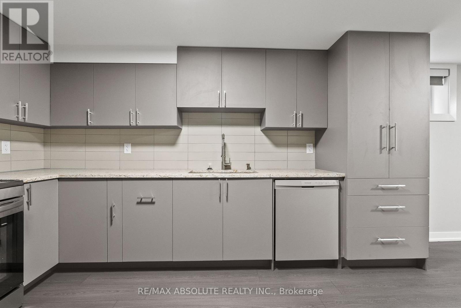 Unit B (Basement) - 403 Pleasant Park Road, Ottawa, Ontario  K1H 5M9 - Photo 11 - X13691120