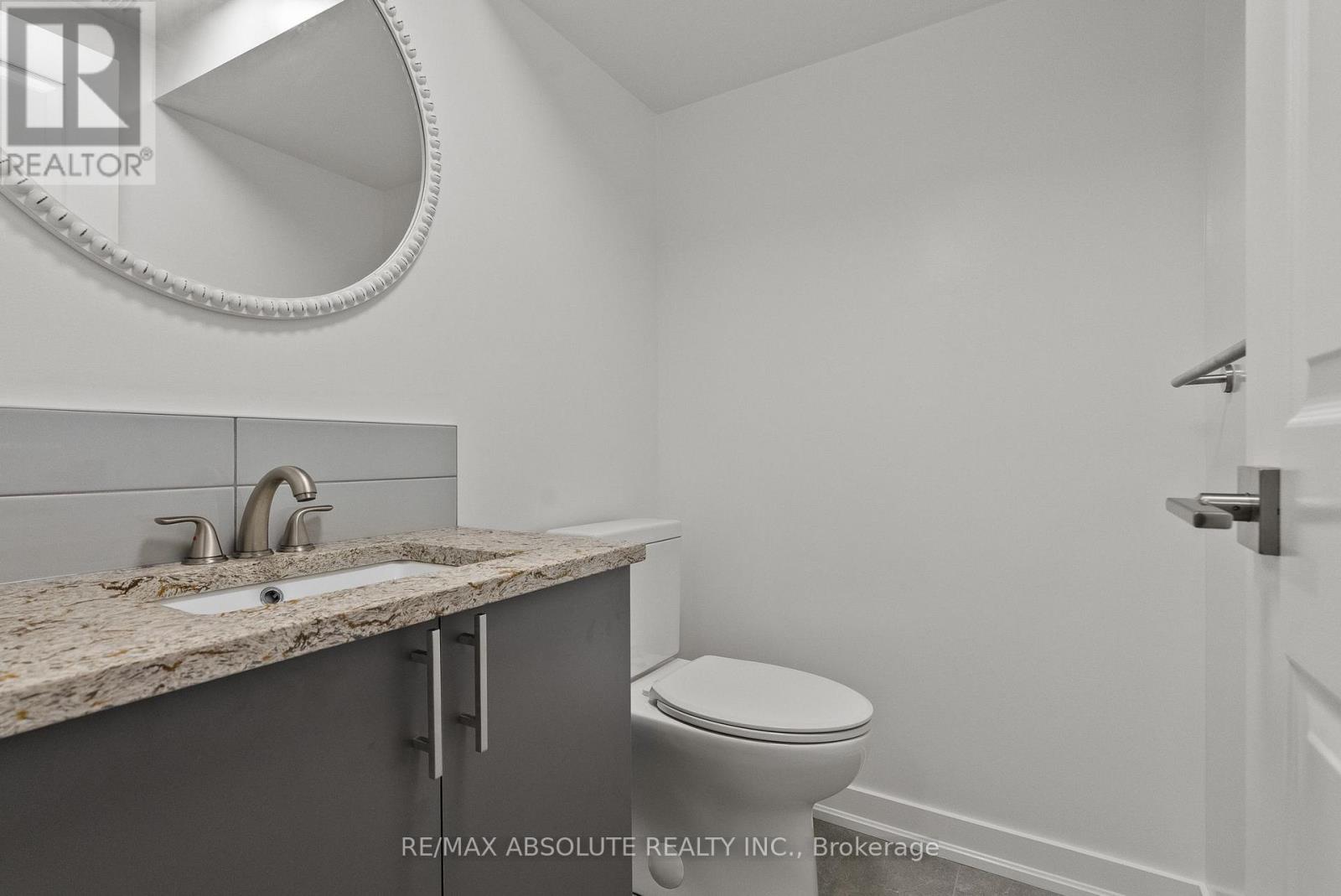 Unit B (Basement) - 403 Pleasant Park Road, Ottawa, Ontario  K1H 5M9 - Photo 8 - X13691120