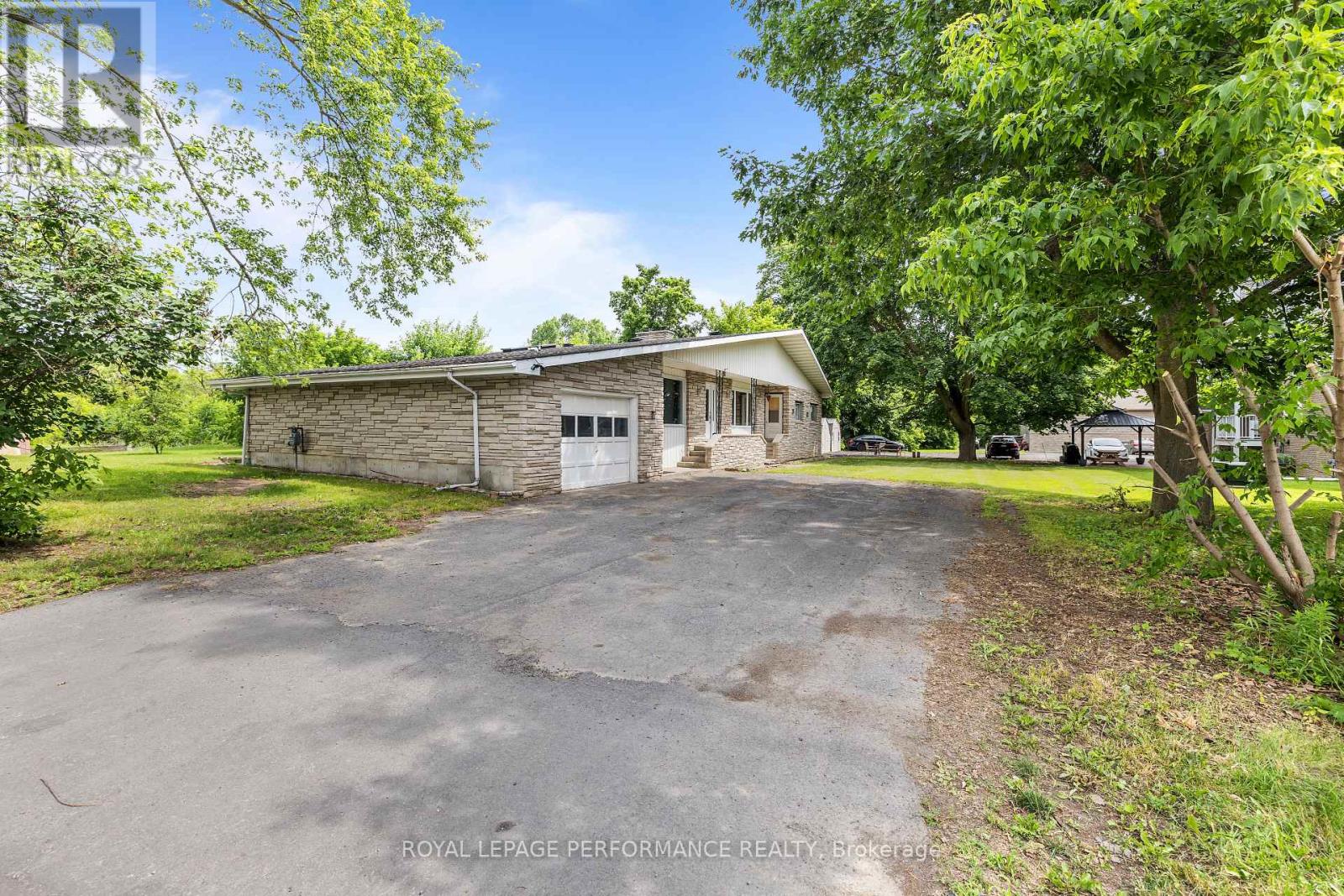 438 Voyageur Place, Russell, Ontario  K0A 1W0 - Photo 2 - X13691312
