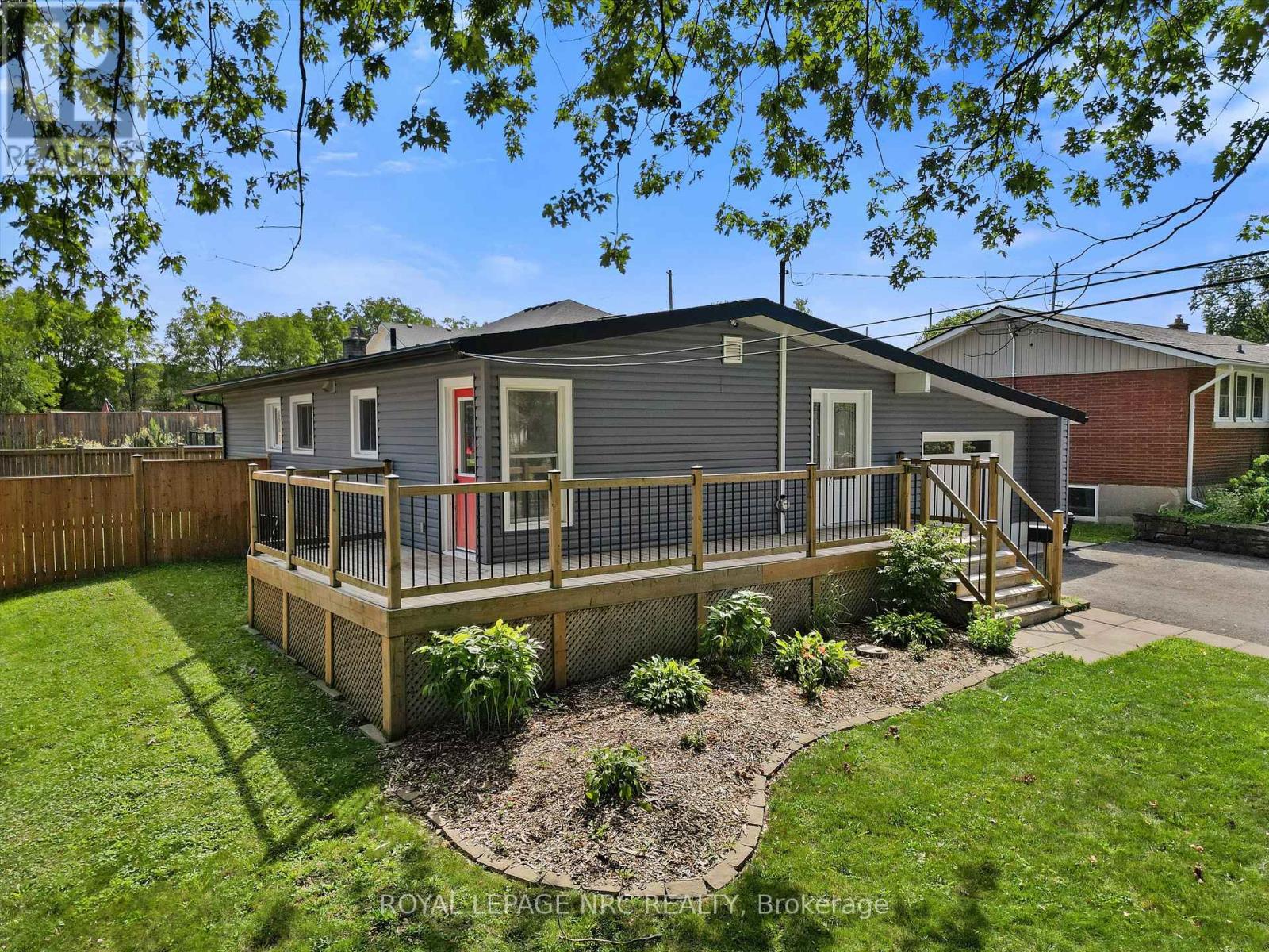 64 Welland Street N, Thorold, Ontario  L2V 2C1 - Photo 2 - X13691150