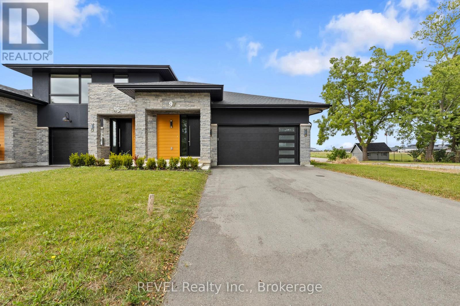 Main Floor - 97 Port Robinson Road, Pelham, Ontario  L3B 5N5 - Photo 2 - X13691412