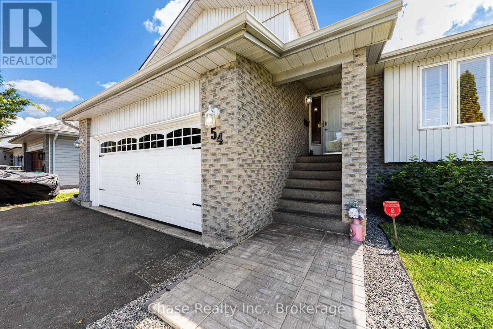 54 Edward Street, Penetanguishene, Ontario  L9M 1J8 - Photo 3 - S13691382