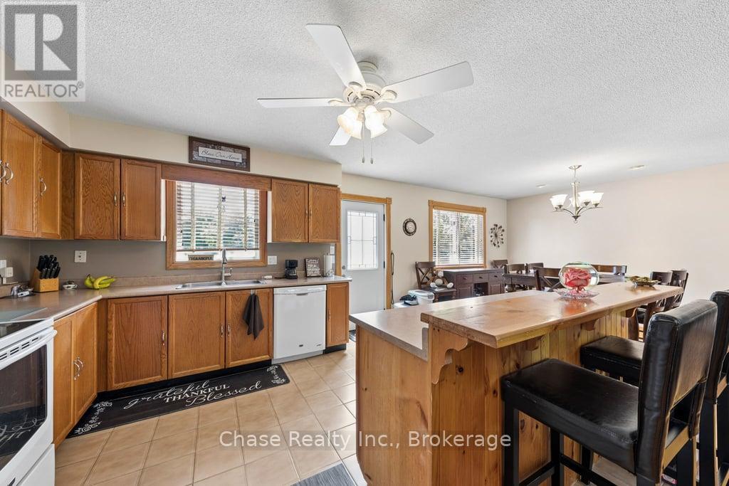 54 Edward Street, Penetanguishene, Ontario  L9M 1J8 - Photo 7 - S13691382
