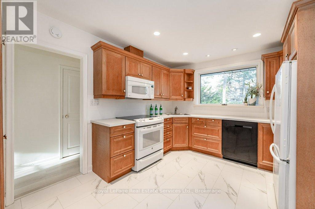 349 Wedgewood Drive, Oakville, Ontario  L6J 4R6 - Photo 16 - W13691370