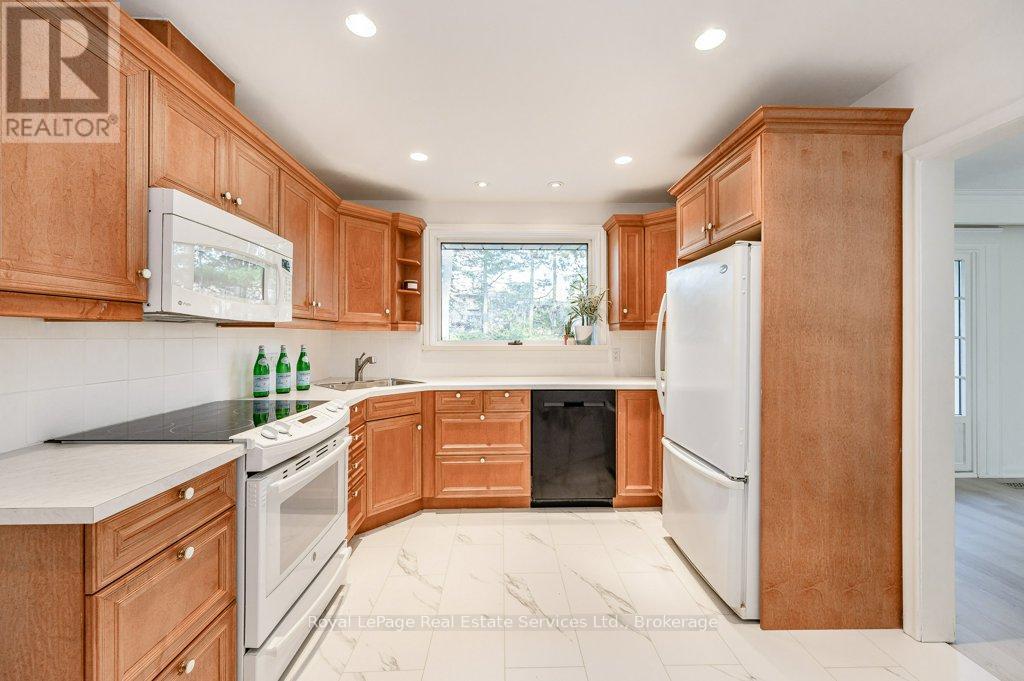 349 Wedgewood Drive, Oakville, Ontario  L6J 4R6 - Photo 17 - W13691370