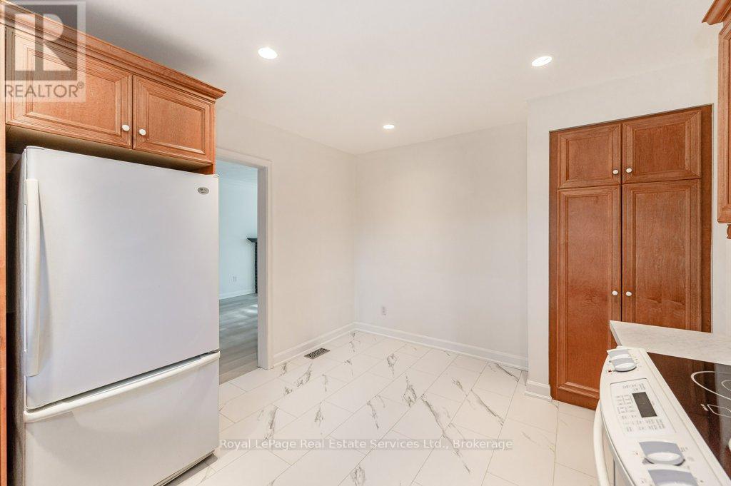 349 Wedgewood Drive, Oakville, Ontario  L6J 4R6 - Photo 18 - W13691370