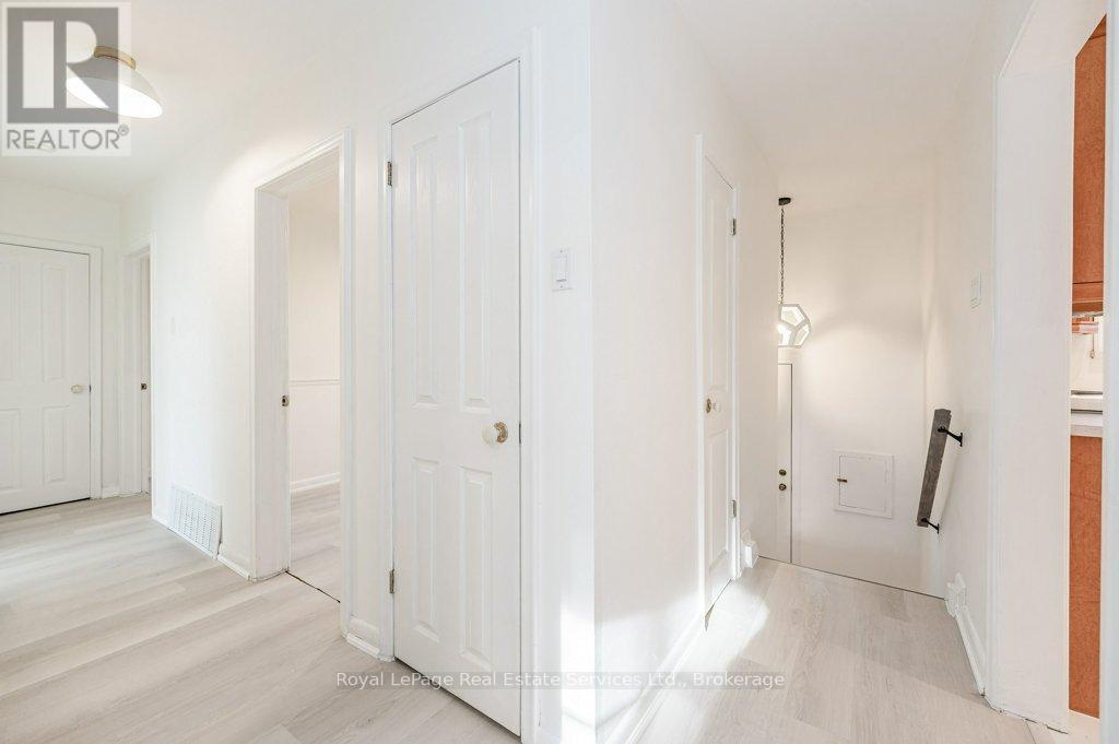 349 Wedgewood Drive, Oakville, Ontario  L6J 4R6 - Photo 20 - W13691370