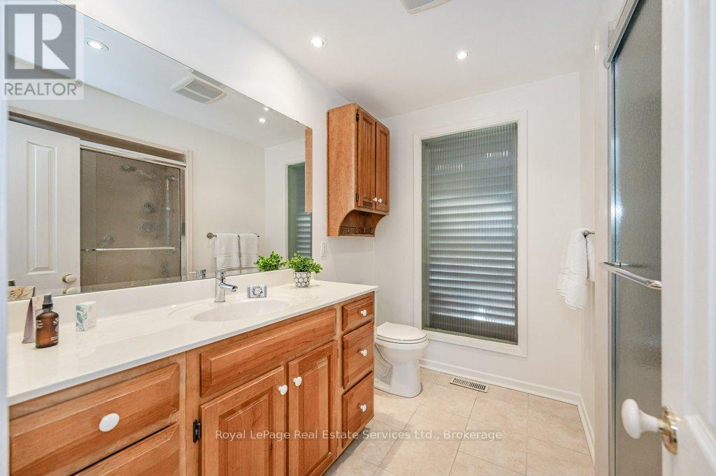 349 Wedgewood Drive, Oakville, Ontario  L6J 4R6 - Photo 23 - W13691370