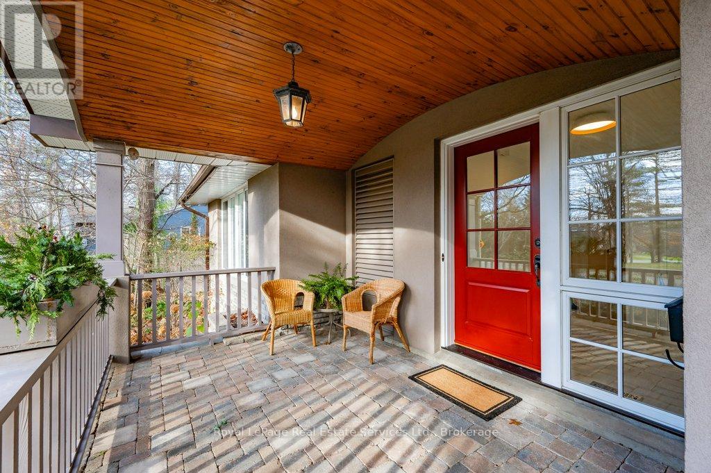 349 Wedgewood Drive, Oakville, Ontario  L6J 4R6 - Photo 4 - W13691370