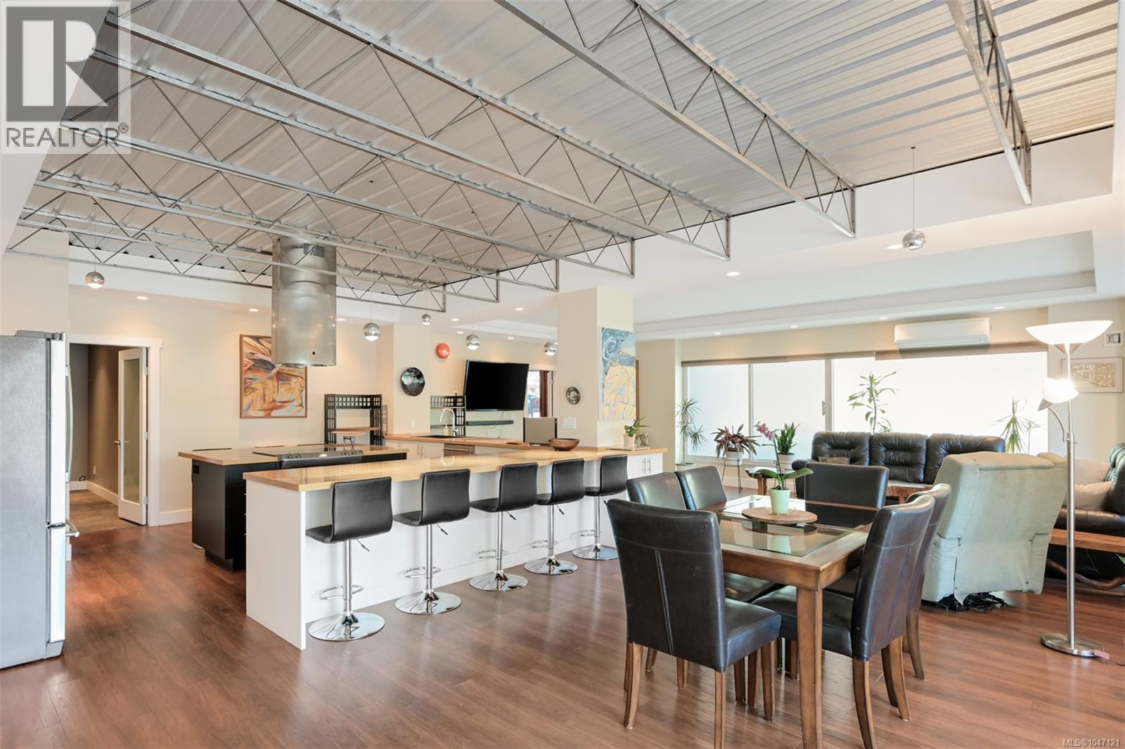 105 2245 James White Blvd, Sidney, British Columbia