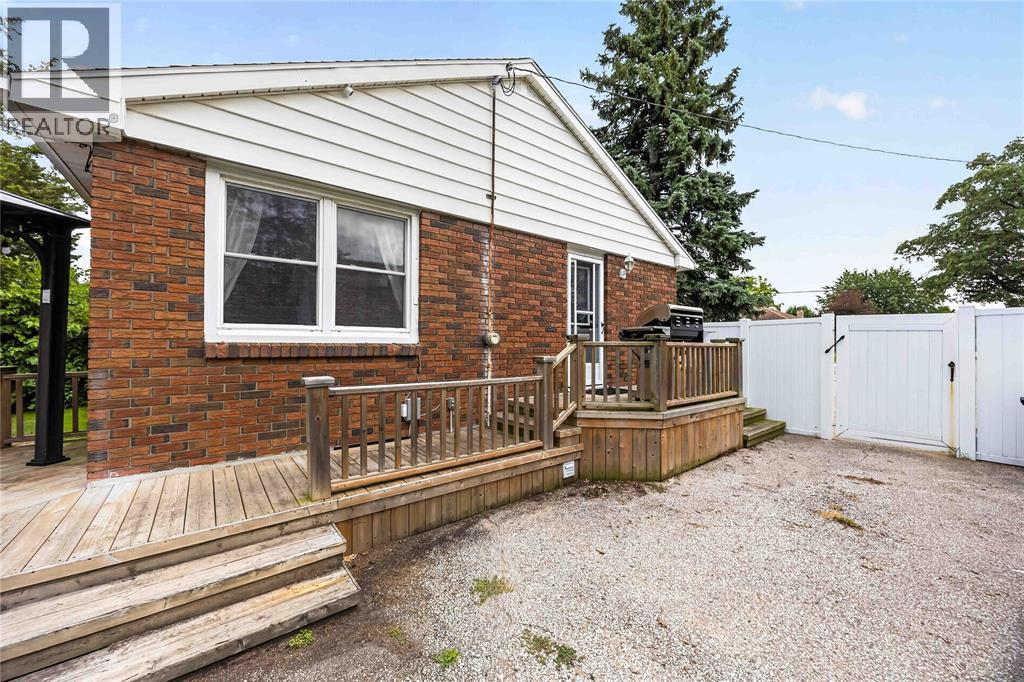 1108 Errol Road East, Sarnia, Ontario  N7S 2E9 - Photo 34 - 26017971