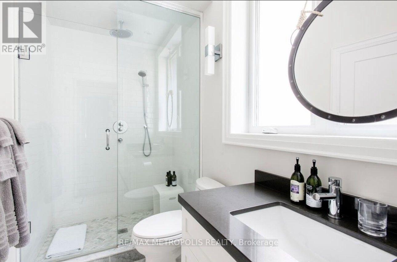 Main Floor - 72 Grace Street, Toronto, Ontario  M6J 2S2 - Photo 10 - C13691242