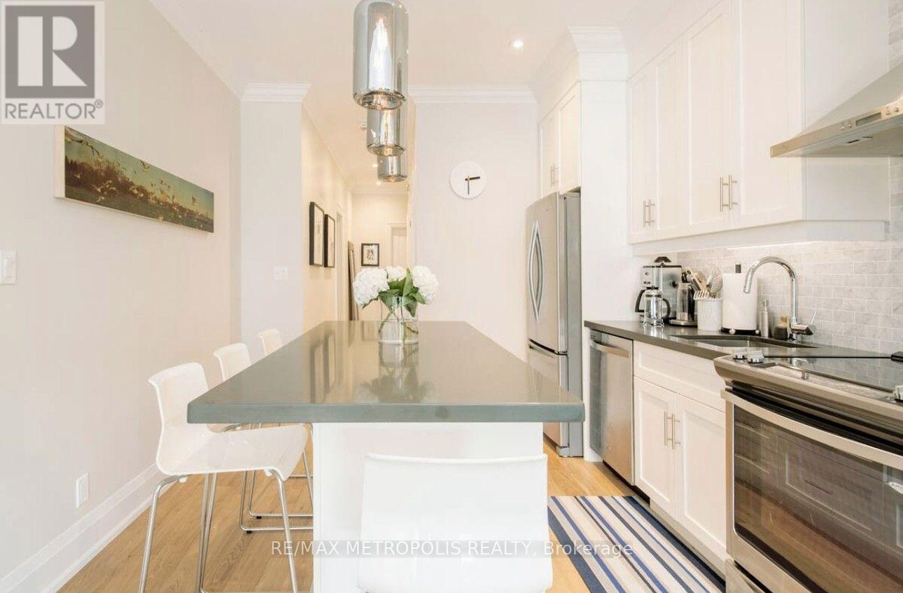 Main Floor - 72 Grace Street, Toronto, Ontario  M6J 2S2 - Photo 4 - C13691242