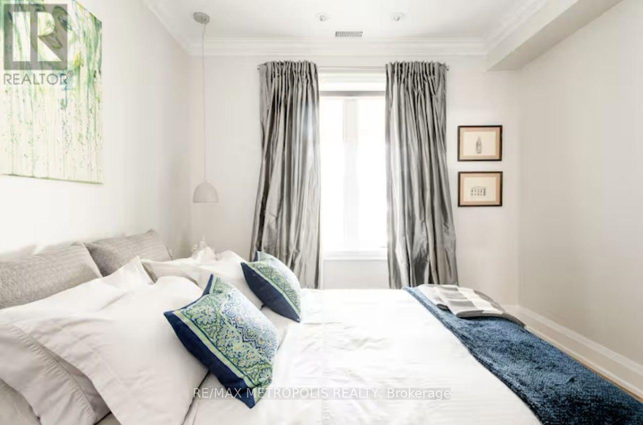 Main Floor - 72 Grace Street, Toronto, Ontario  M6J 2S2 - Photo 6 - C13691242