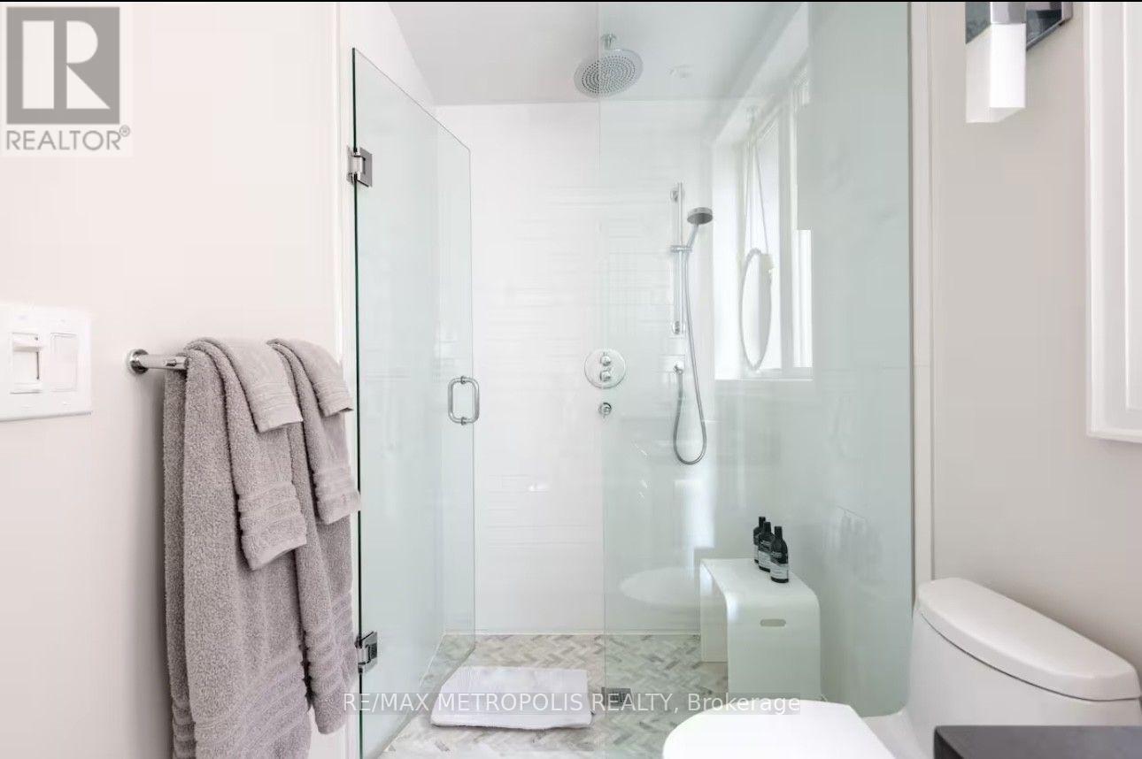 Main Floor - 72 Grace Street, Toronto, Ontario  M6J 2S2 - Photo 7 - C13691242