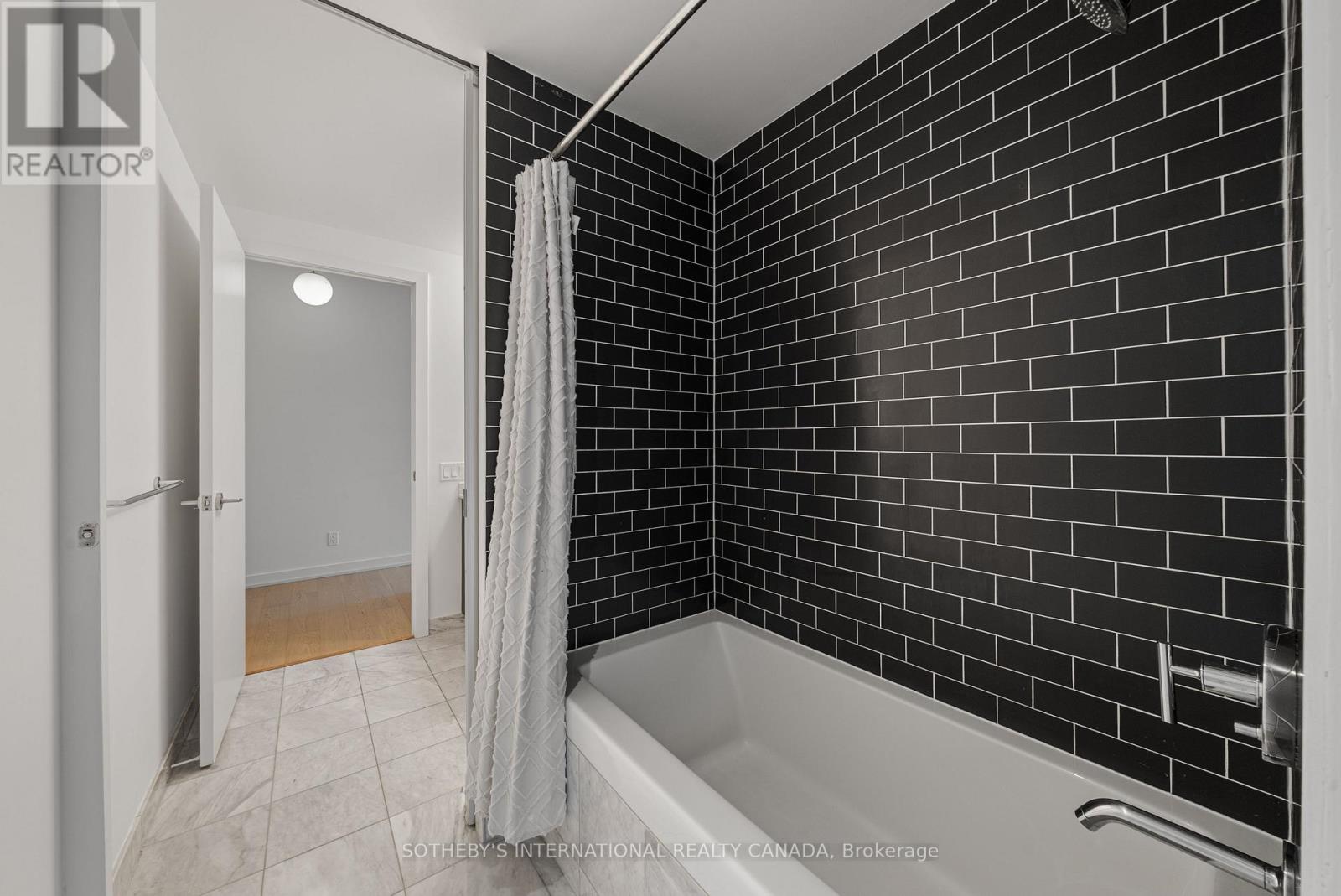 1611 - 33 Charles Street E, Toronto, Ontario  M4Y 0A2 - Photo 16 - C13691316